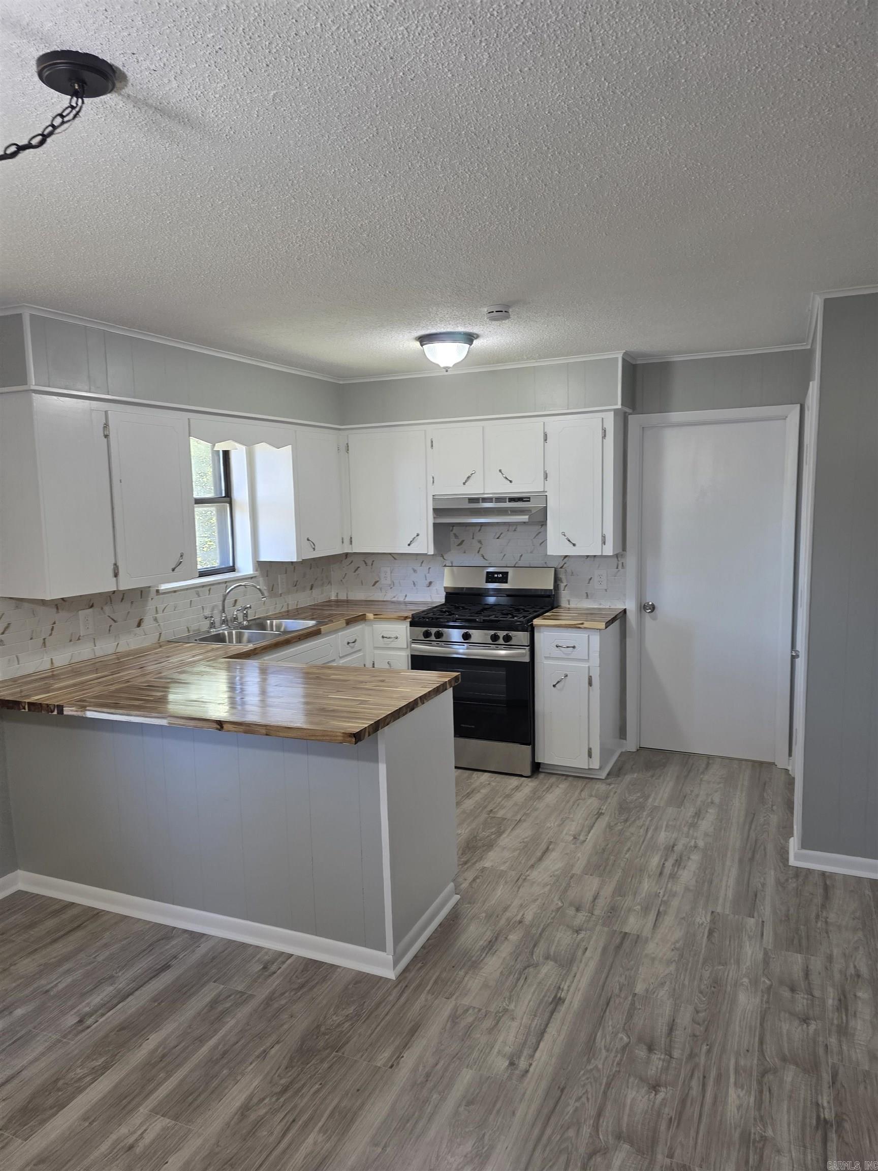 PINECREST - Residential