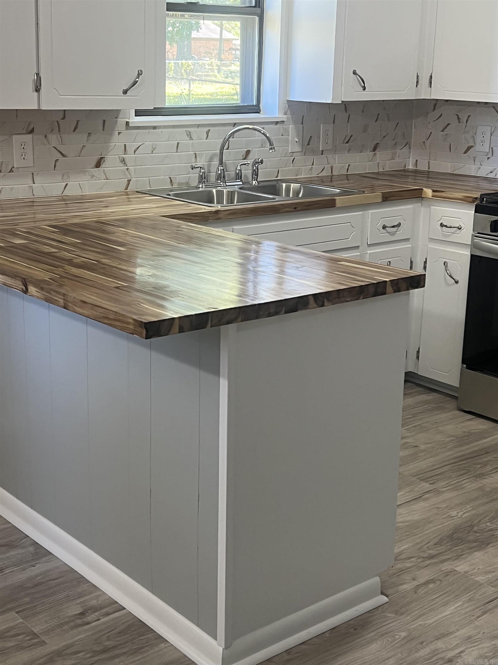 PINECREST - Residential