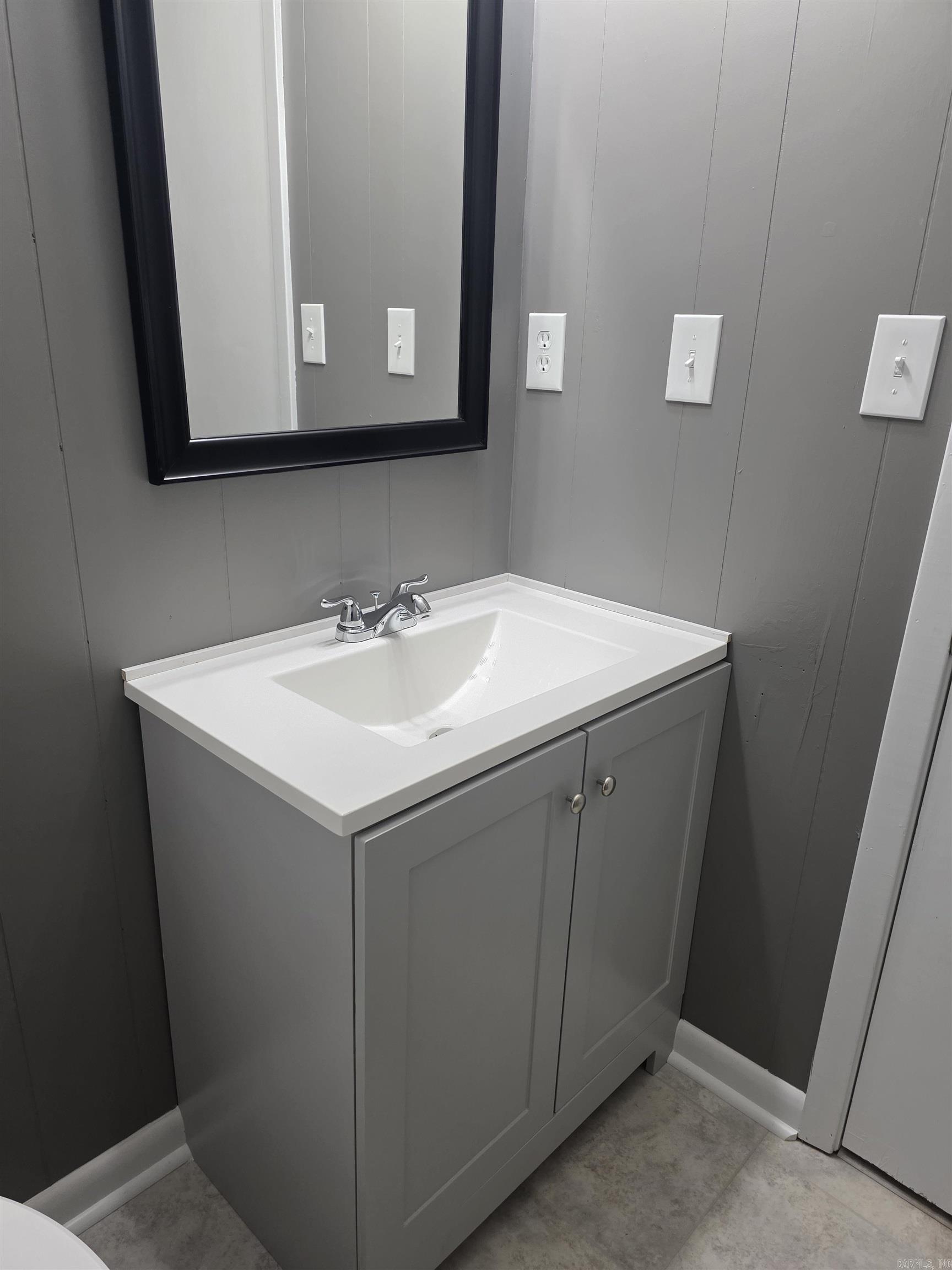 PINECREST - Residential