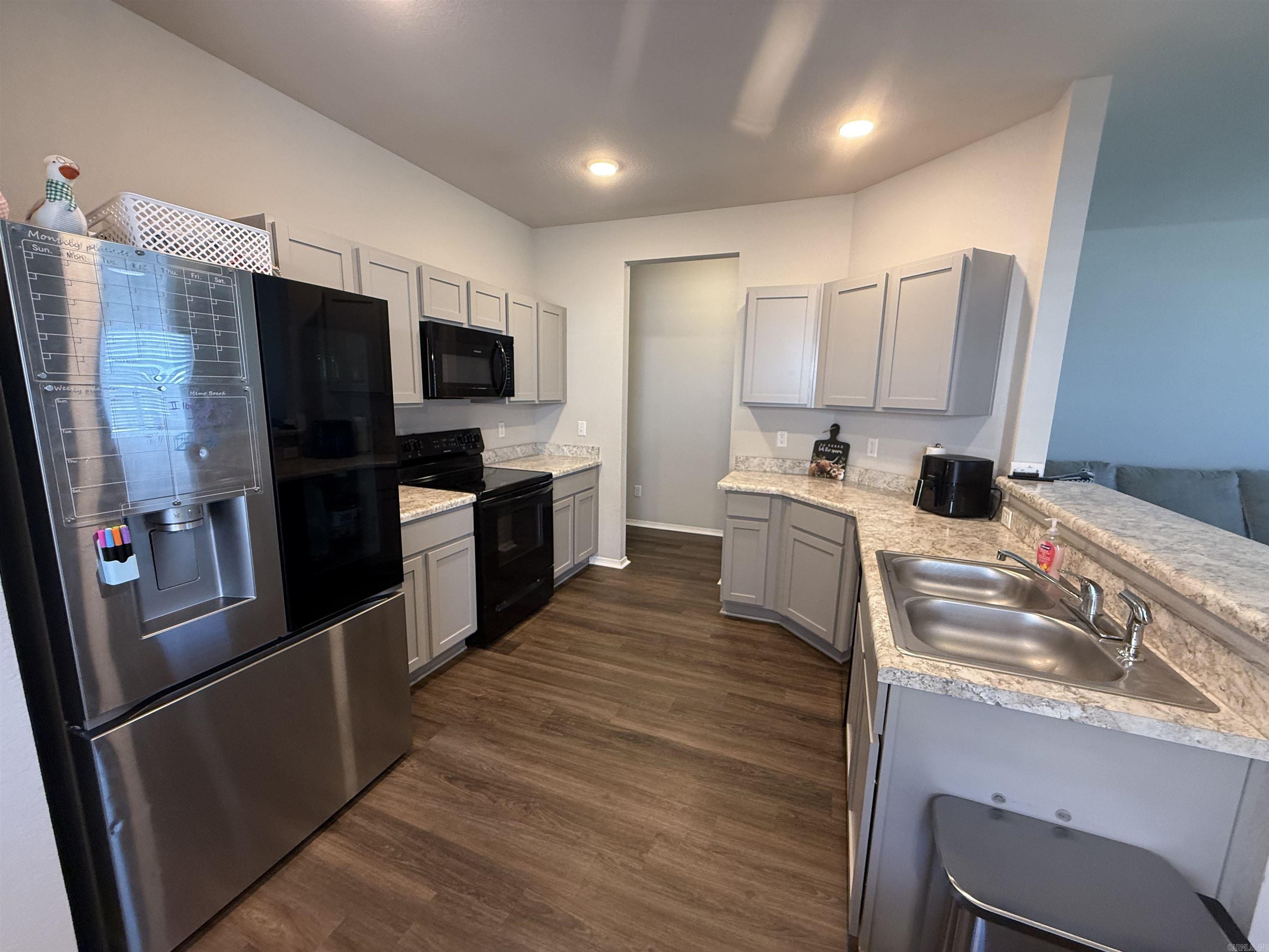 THE MEADOWS - Residential