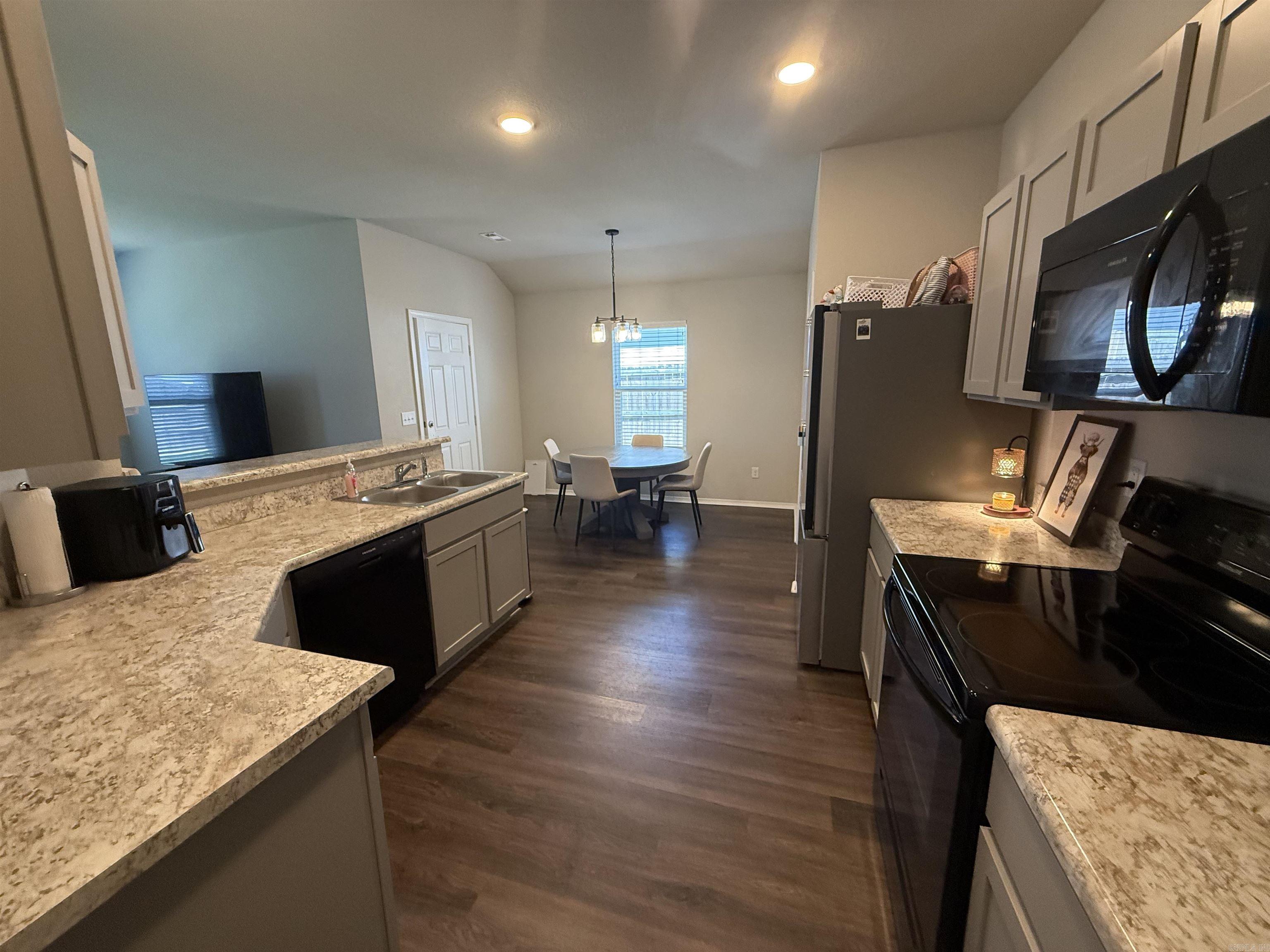 THE MEADOWS - Residential