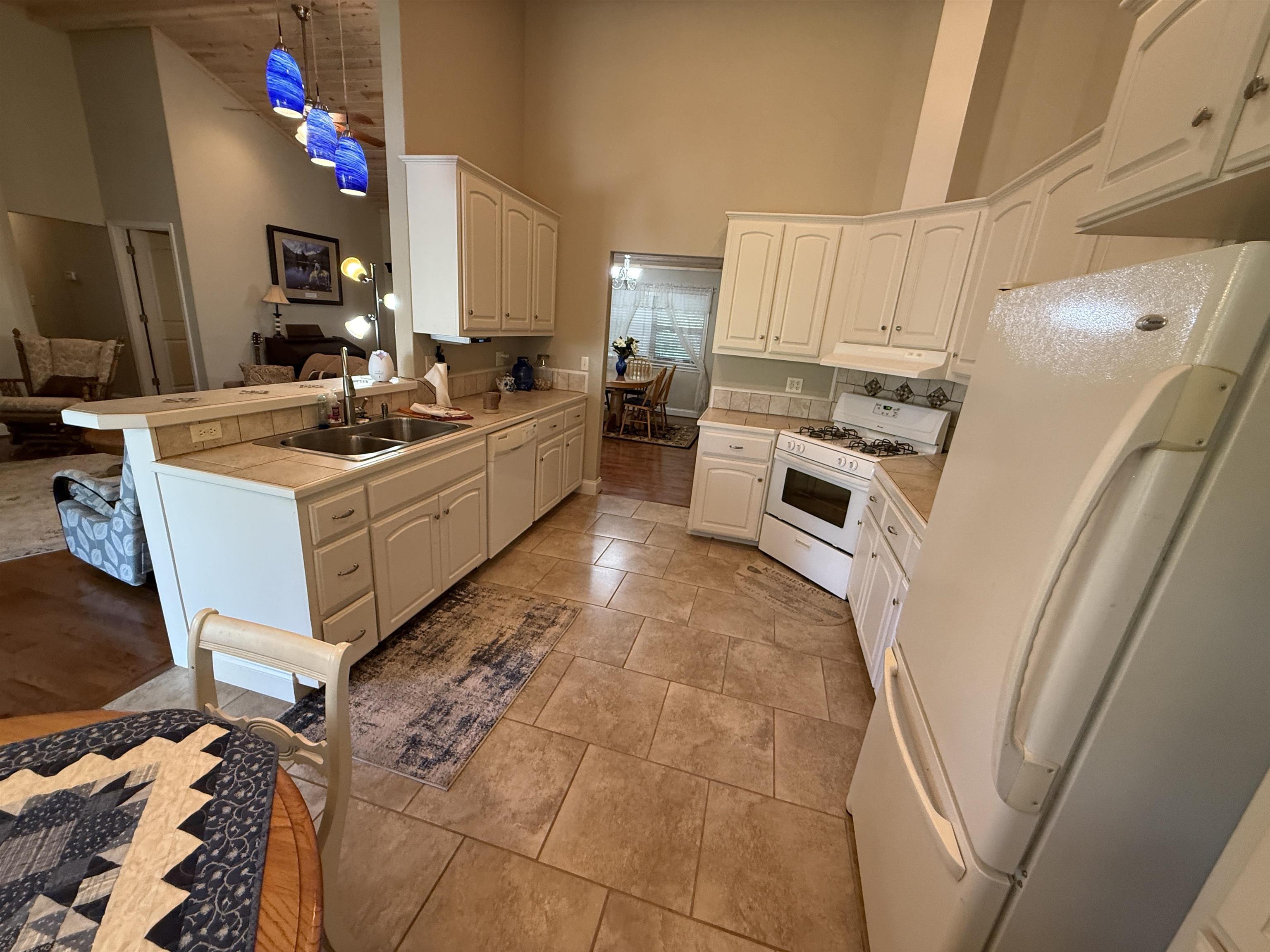 Rolling Hills 1st - Residential