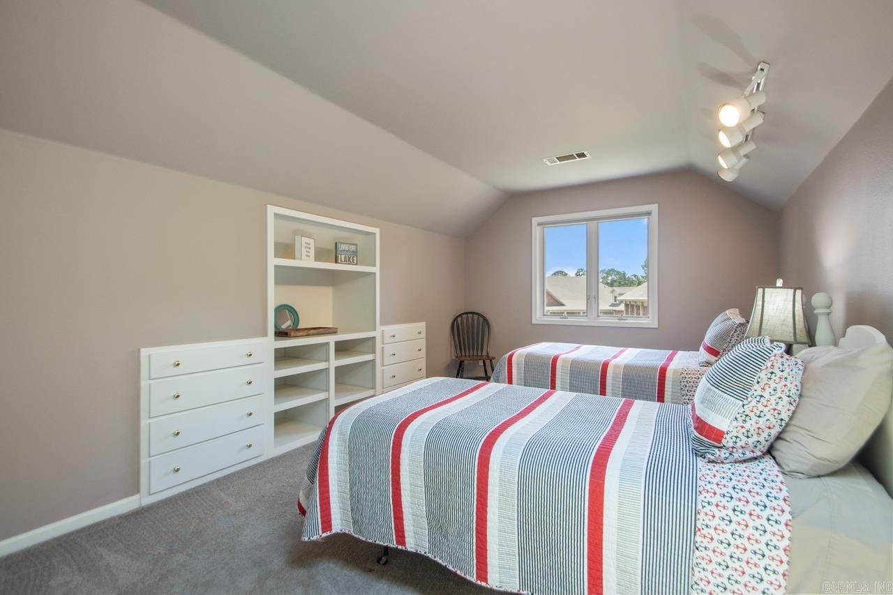 STONEGATE SHORES - Residential