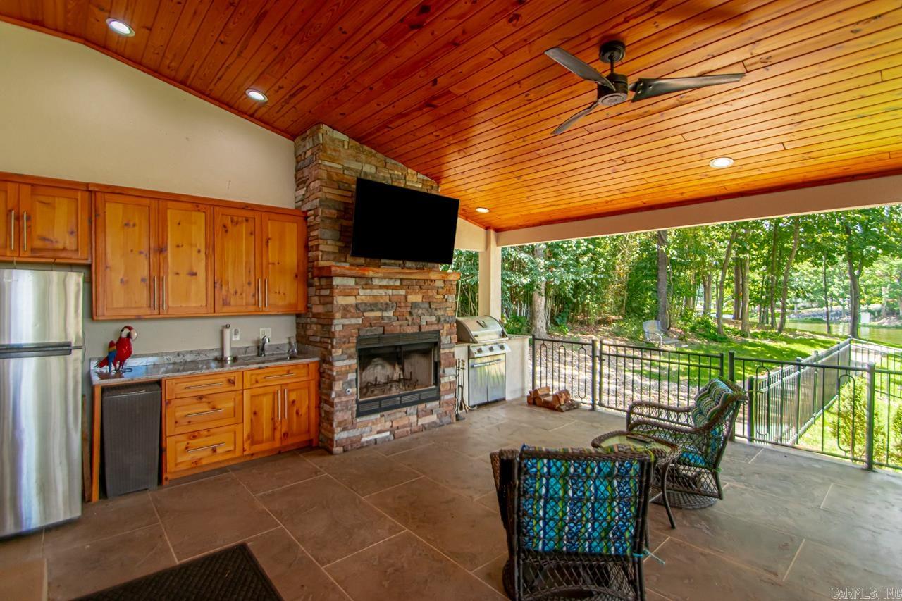 STONEGATE SHORES - Residential