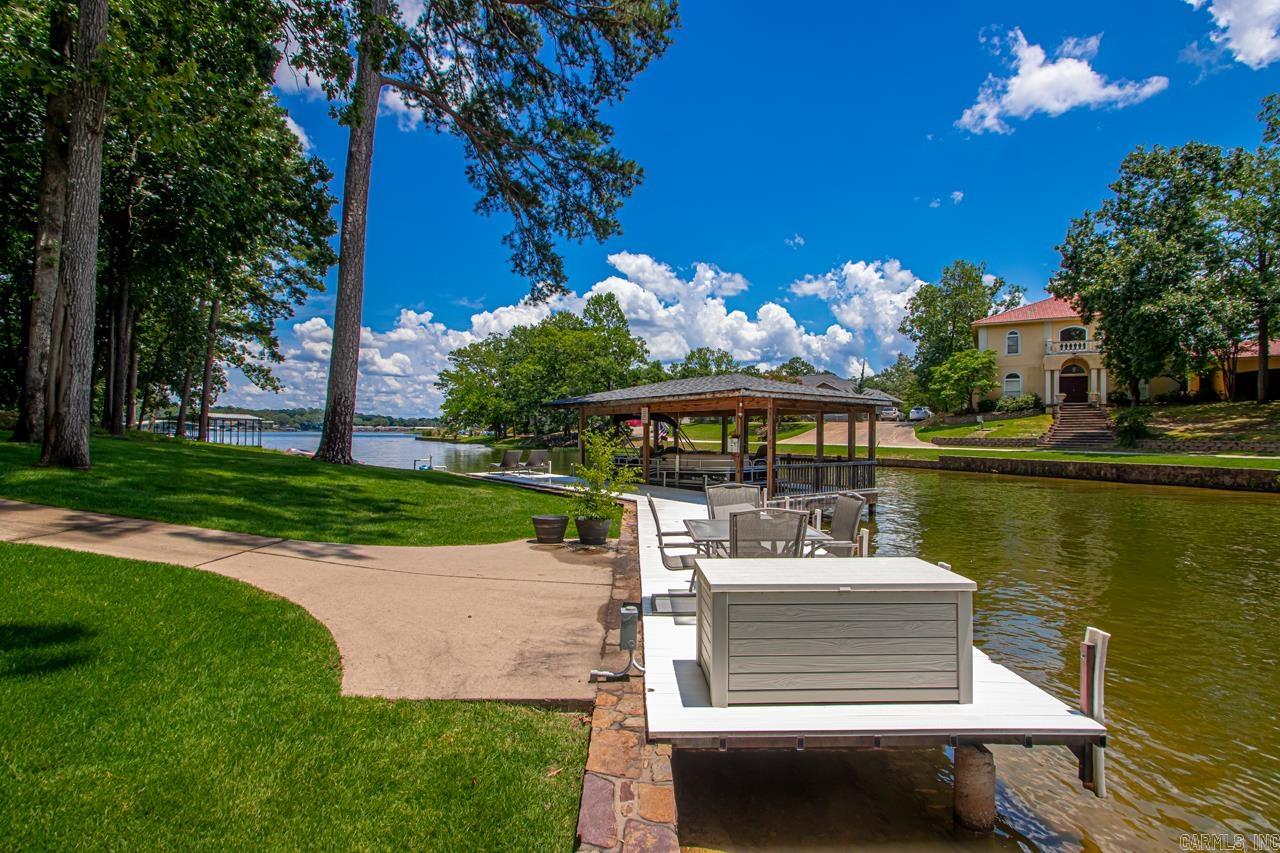 STONEGATE SHORES - Residential