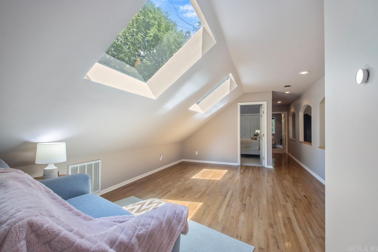 STONEGATE SHORES - Residential