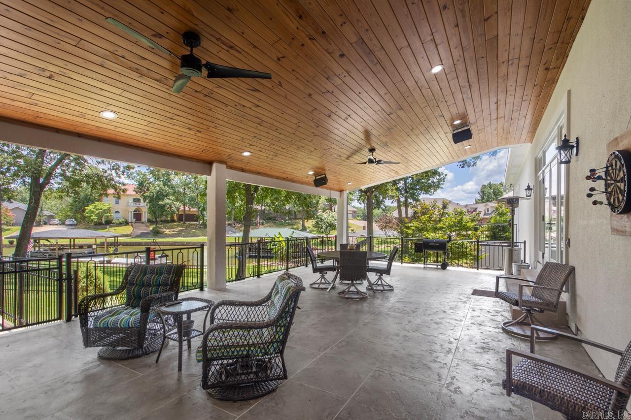 STONEGATE SHORES - Residential