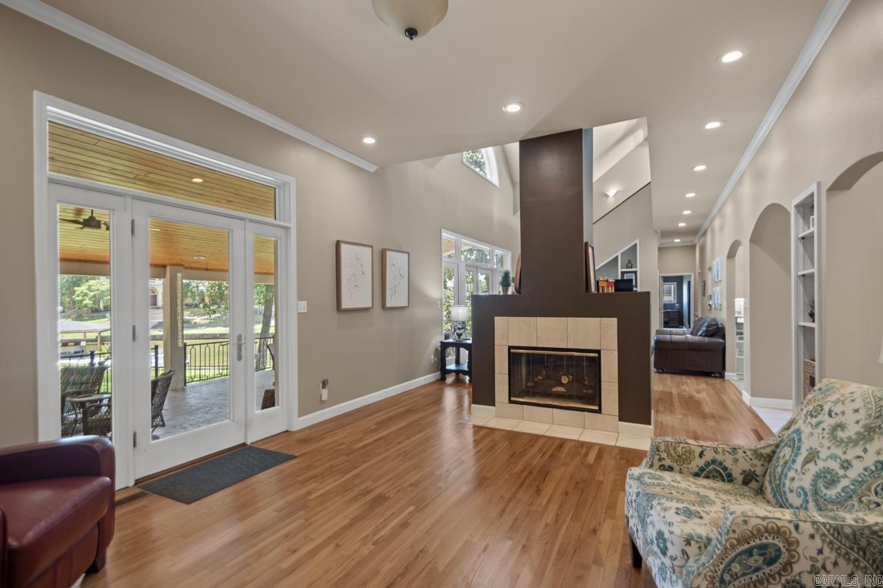 STONEGATE SHORES - Residential