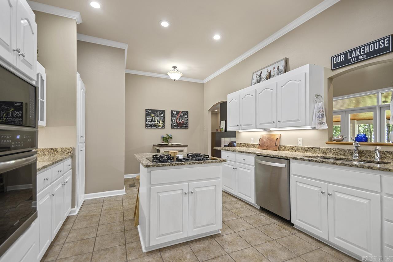 STONEGATE SHORES - Residential