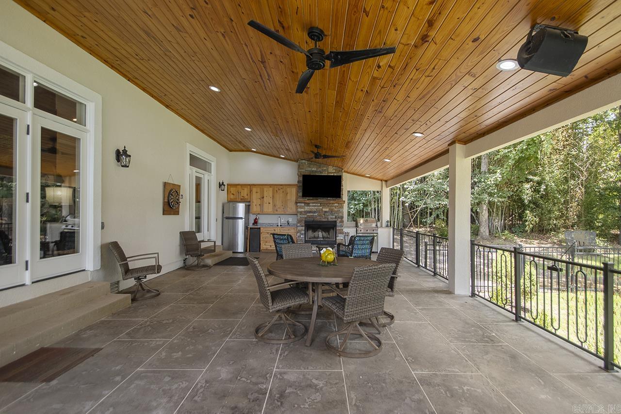 STONEGATE SHORES - Residential