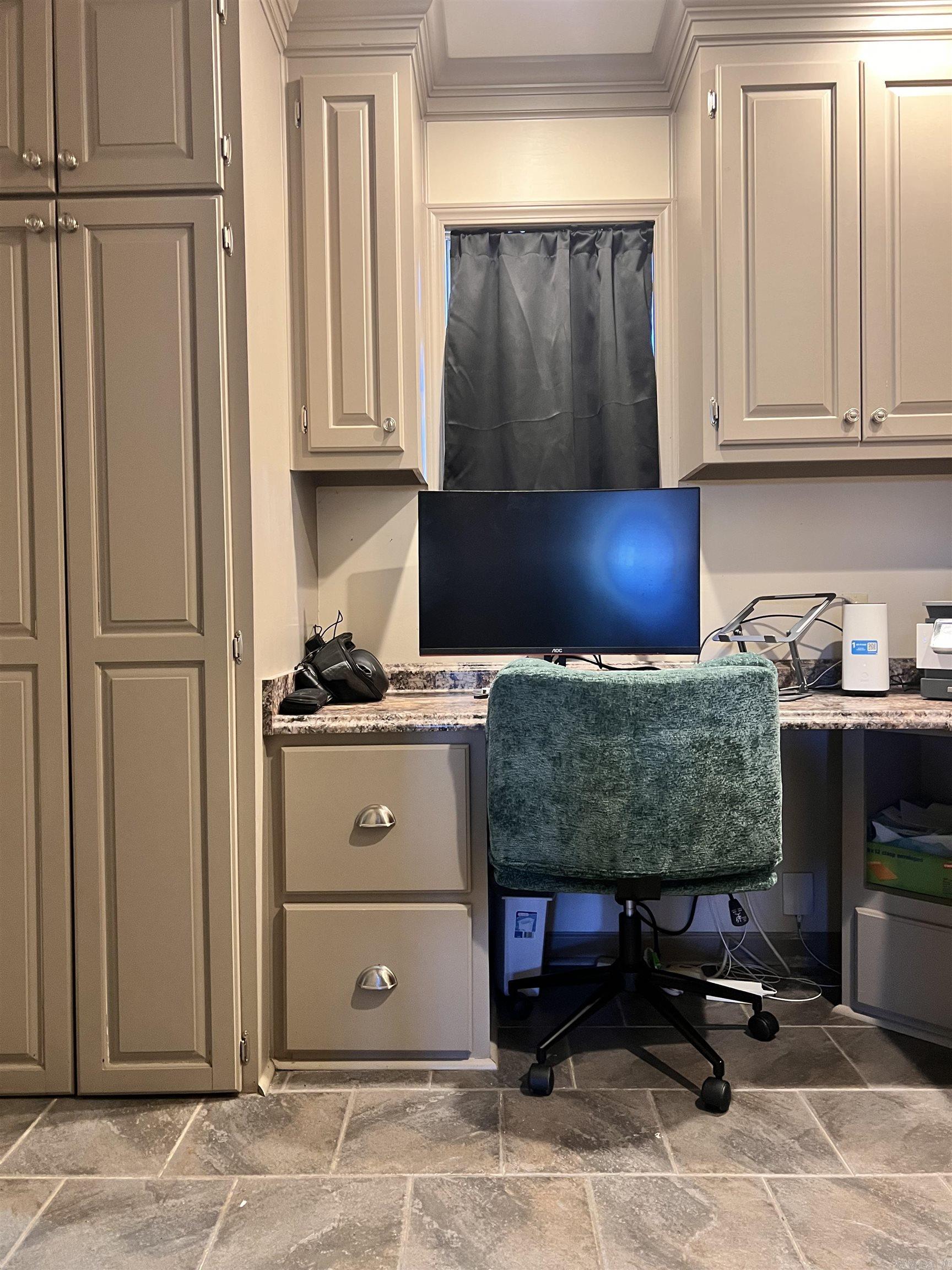 KENWOOD ESTATES - Residential