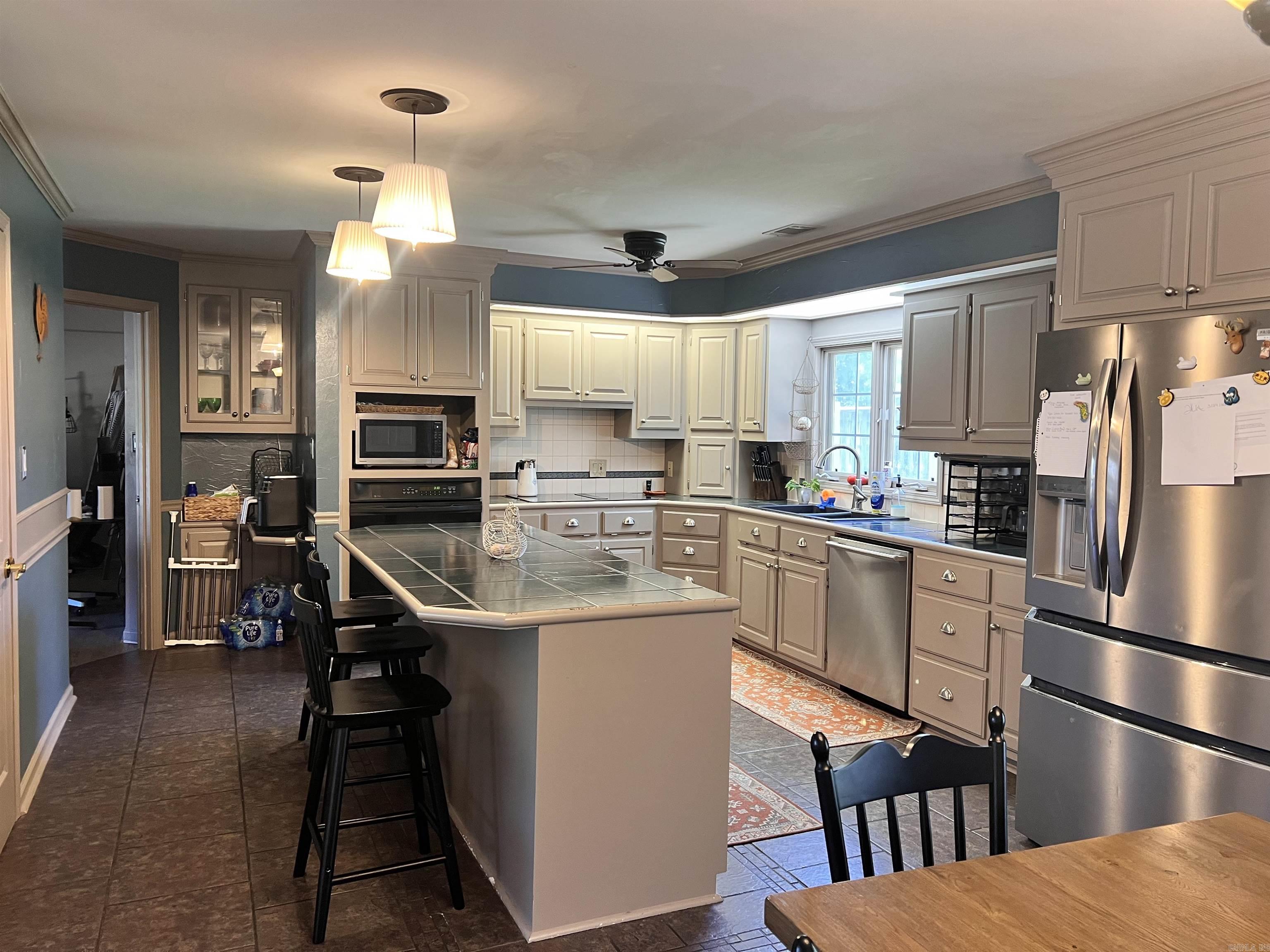 KENWOOD ESTATES - Residential