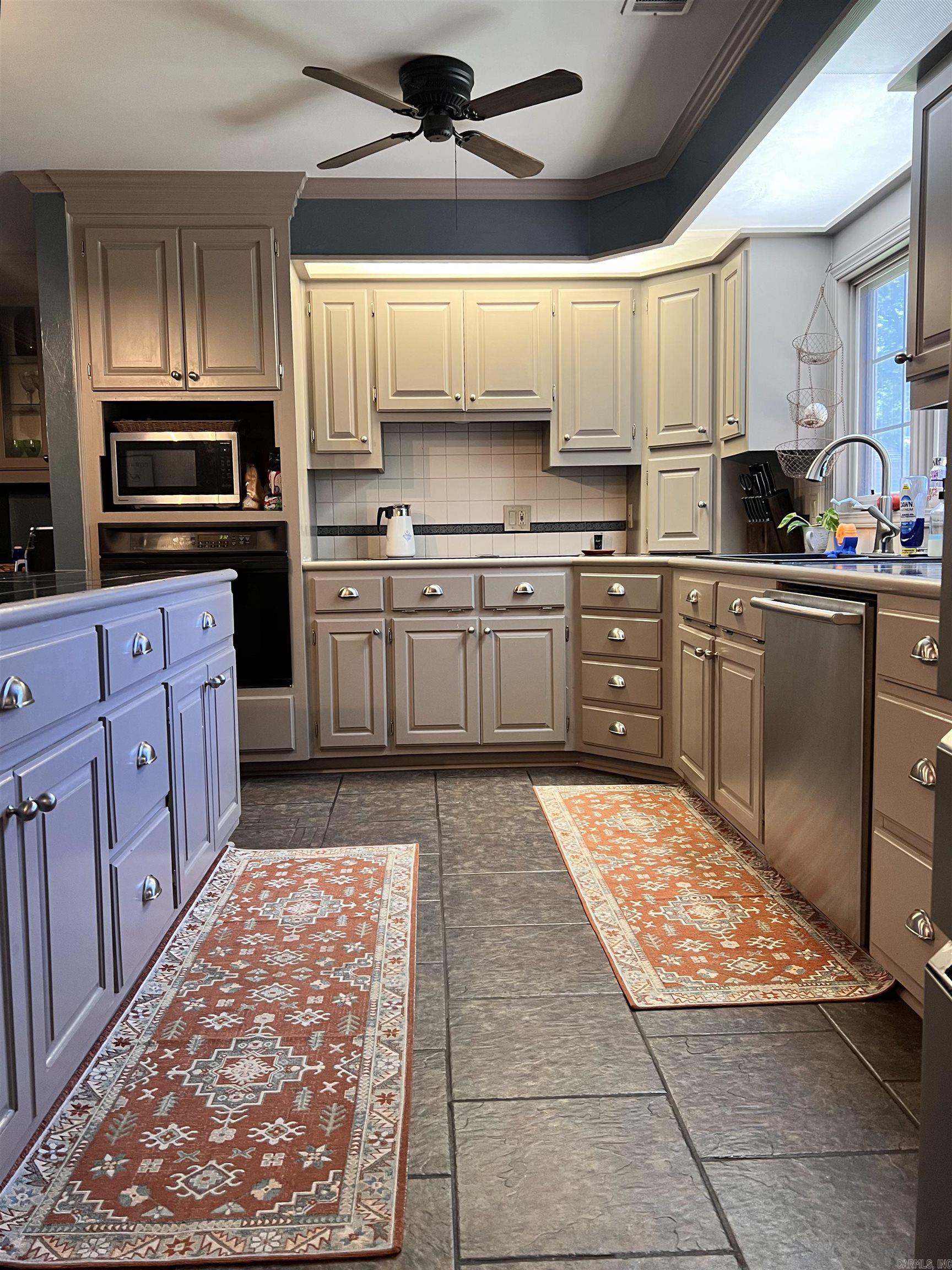 KENWOOD ESTATES - Residential