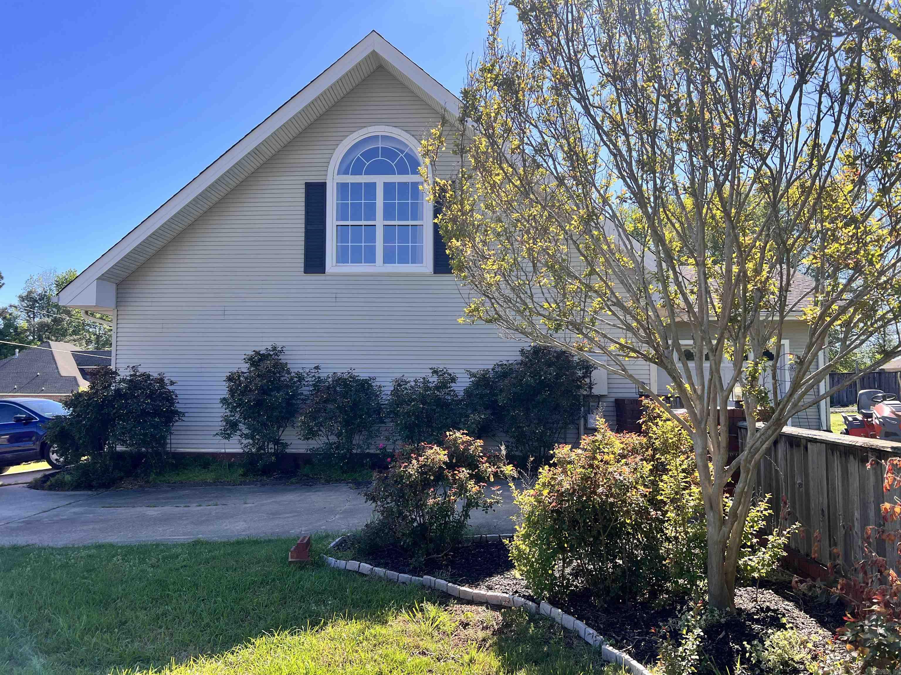 KENWOOD ESTATES - Residential