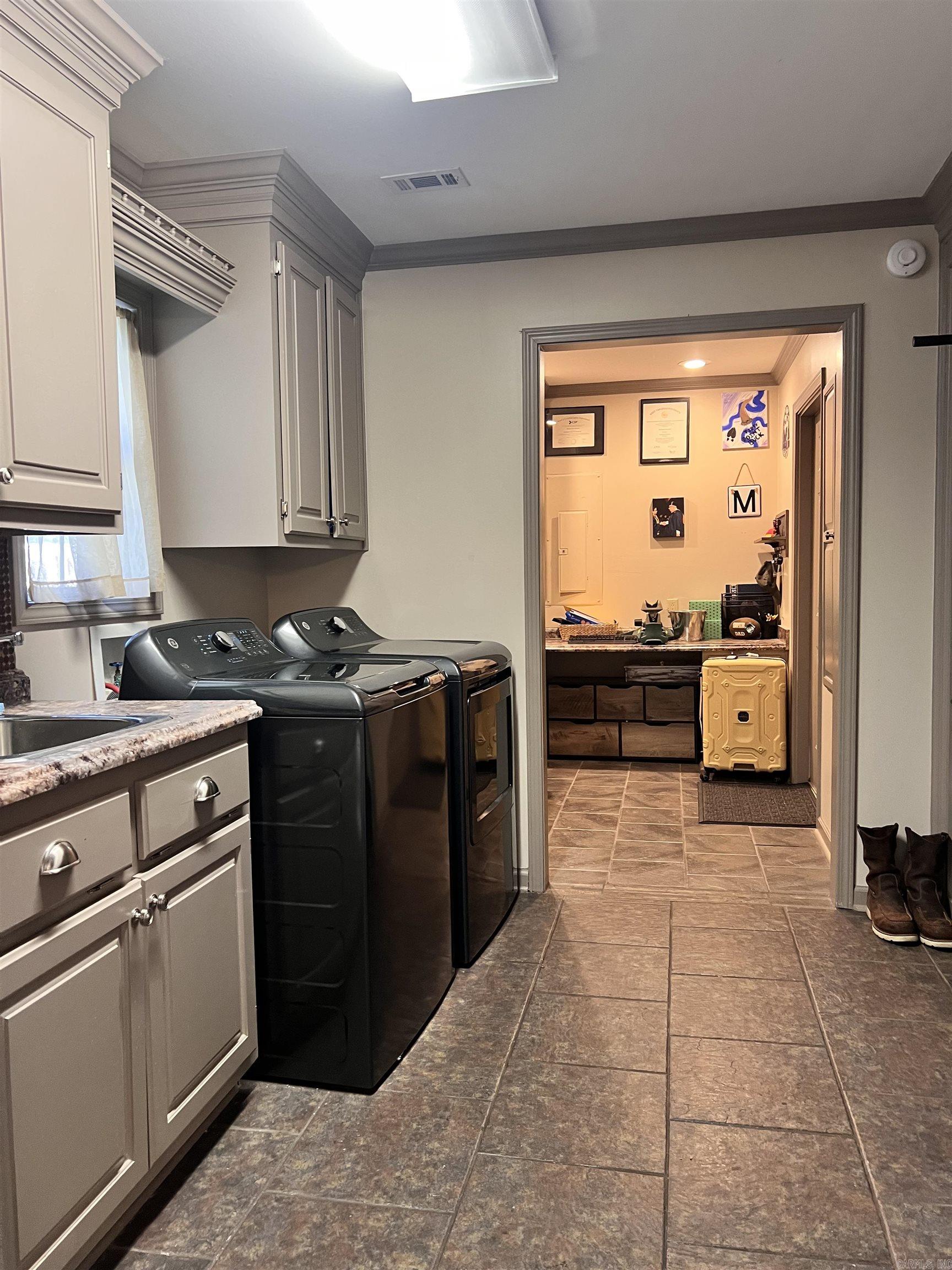 KENWOOD ESTATES - Residential