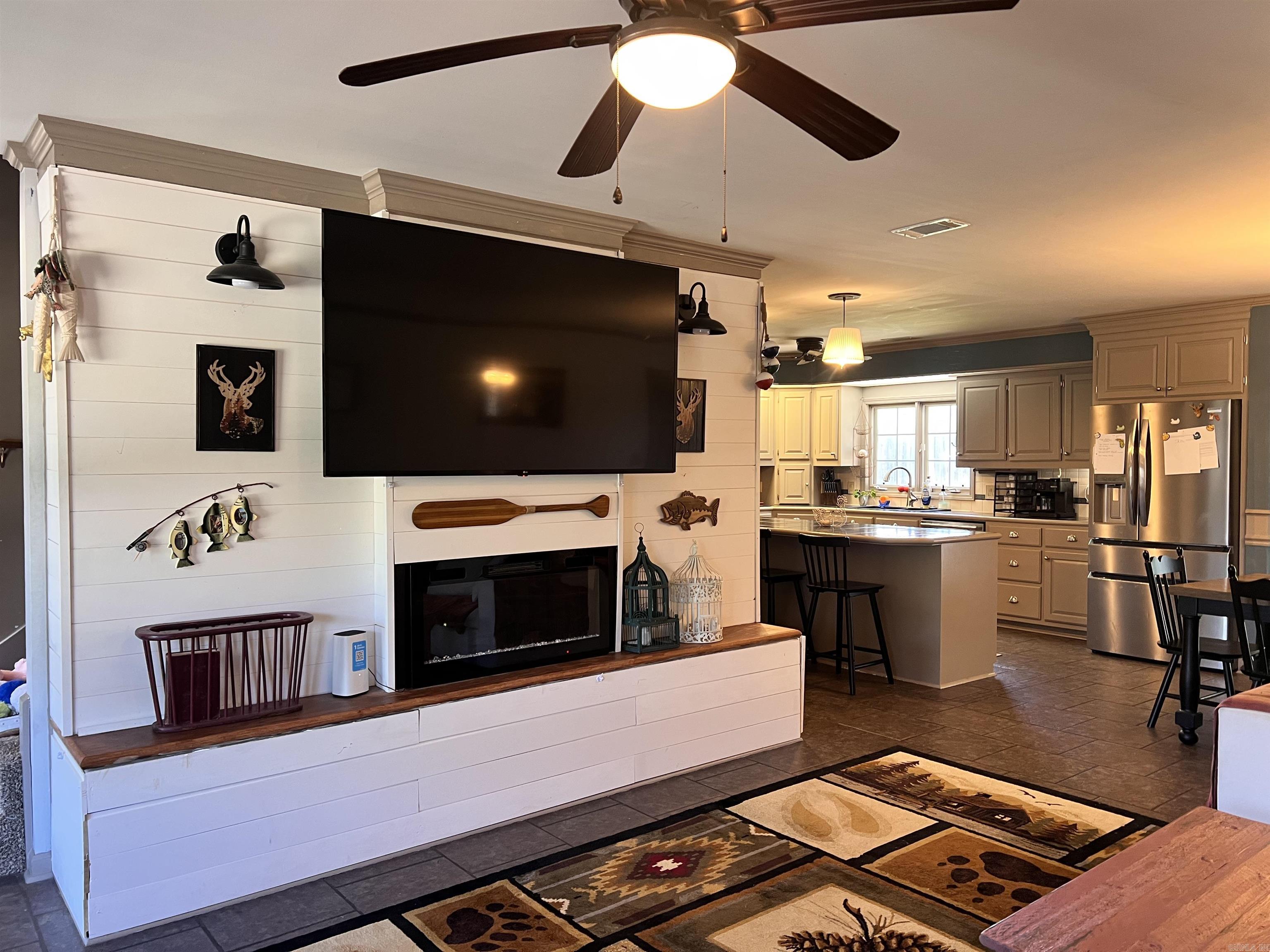 KENWOOD ESTATES - Residential