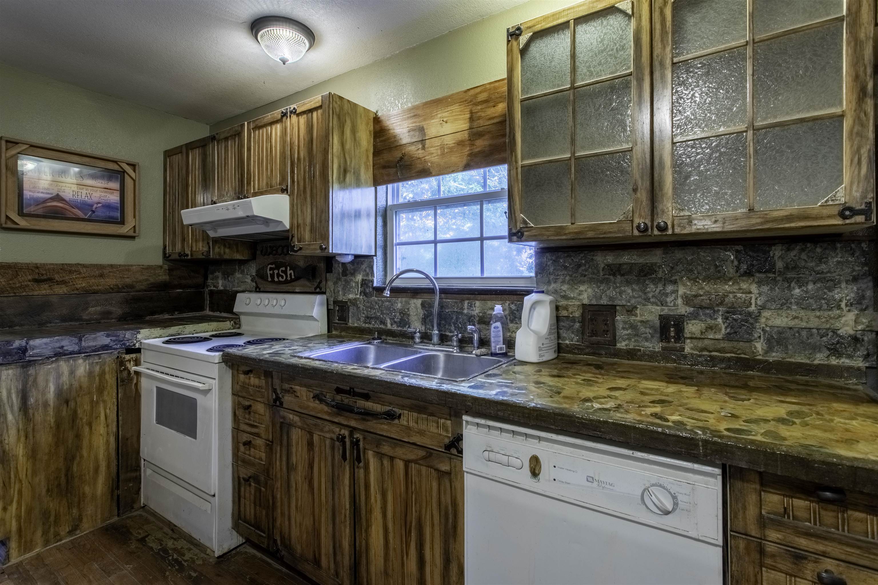 ROSE HILL CAMPGROUND - Residential