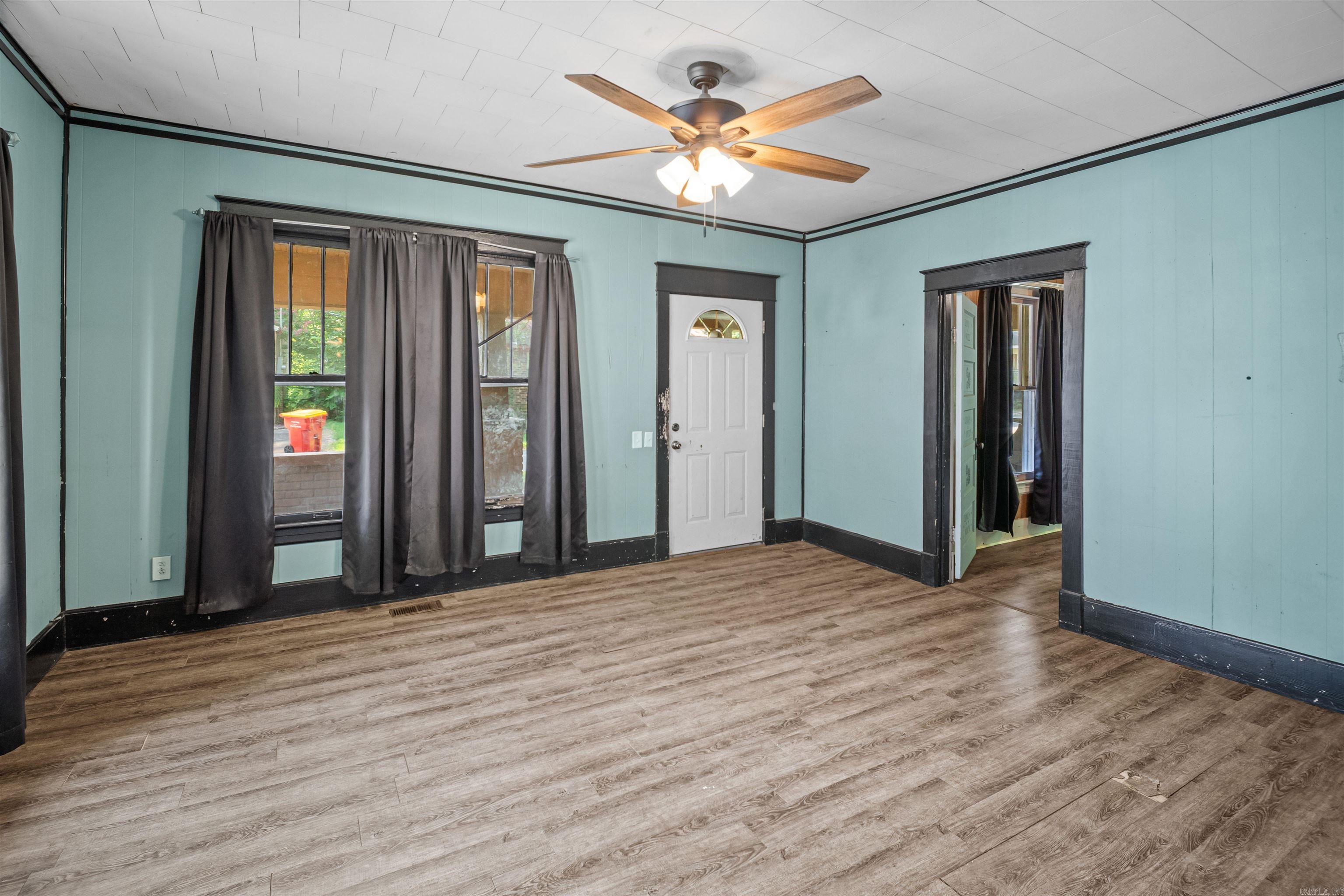 CLIFTONS ADDN - Residential