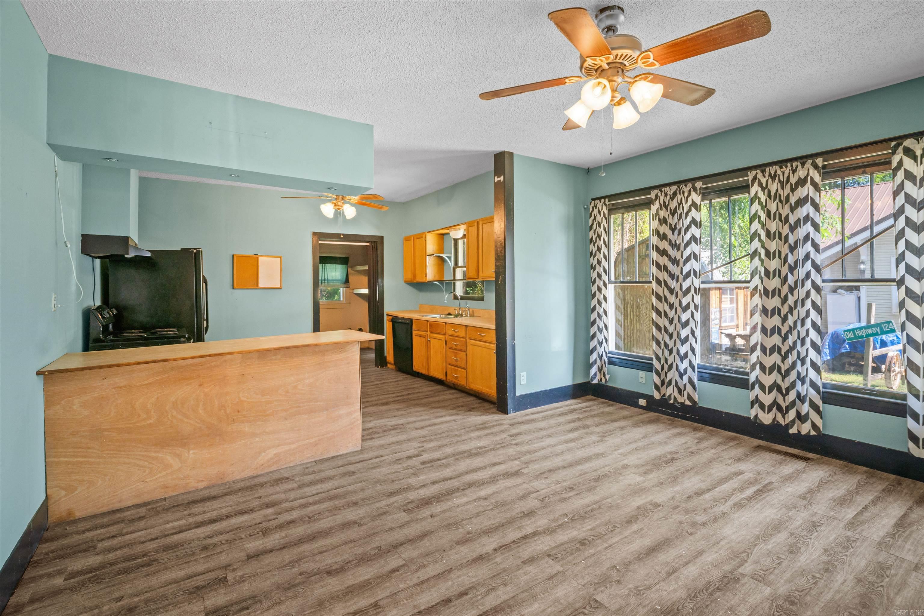 CLIFTONS ADDN - Residential