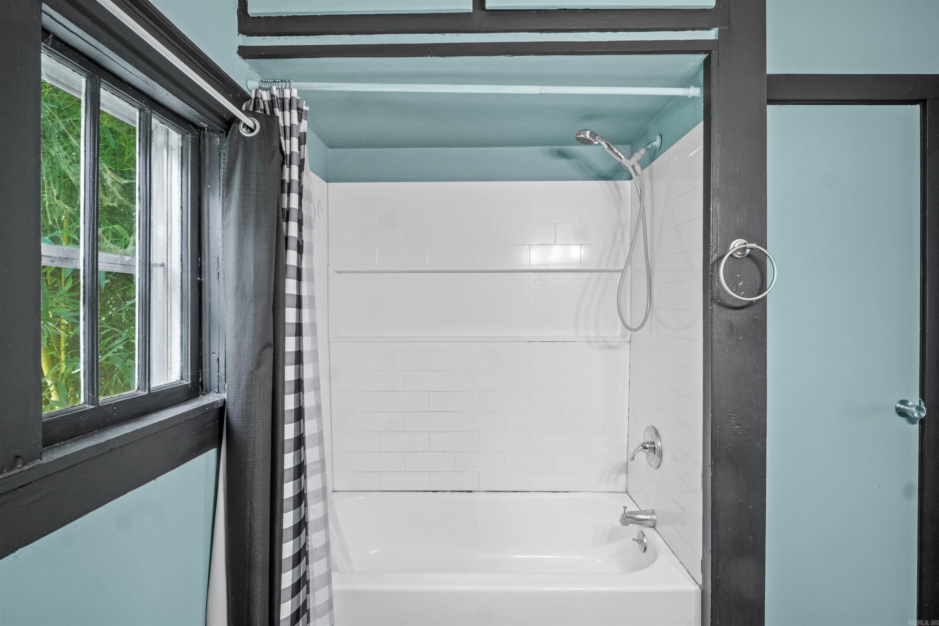 CLIFTONS ADDN - Residential