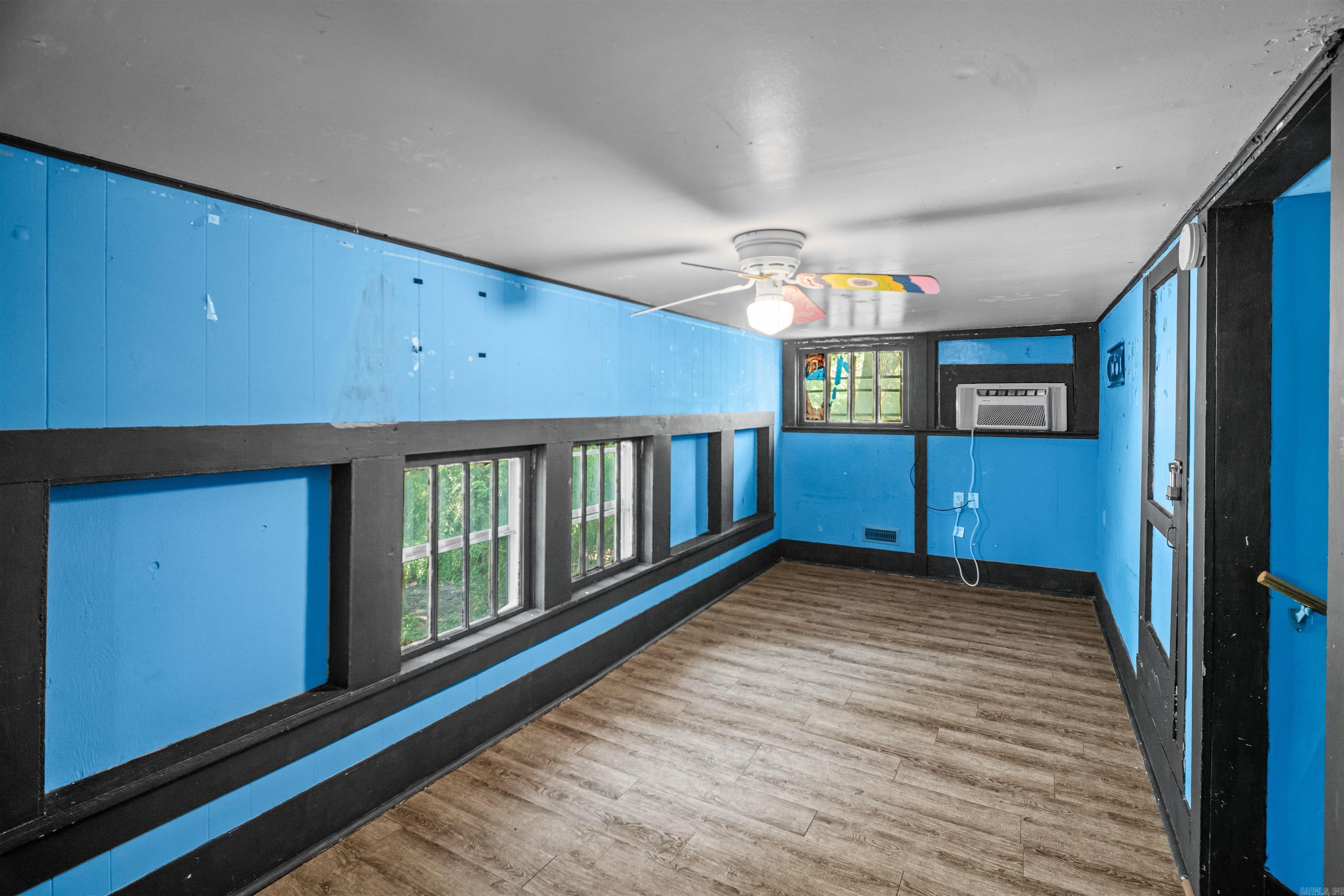 CLIFTONS ADDN - Residential