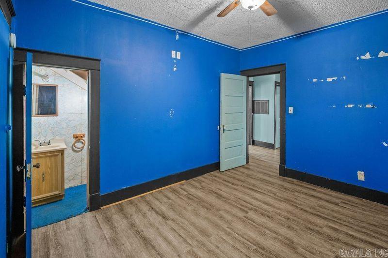 CLIFTONS ADDN - Residential