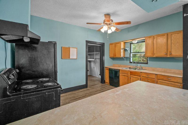 CLIFTONS ADDN - Residential