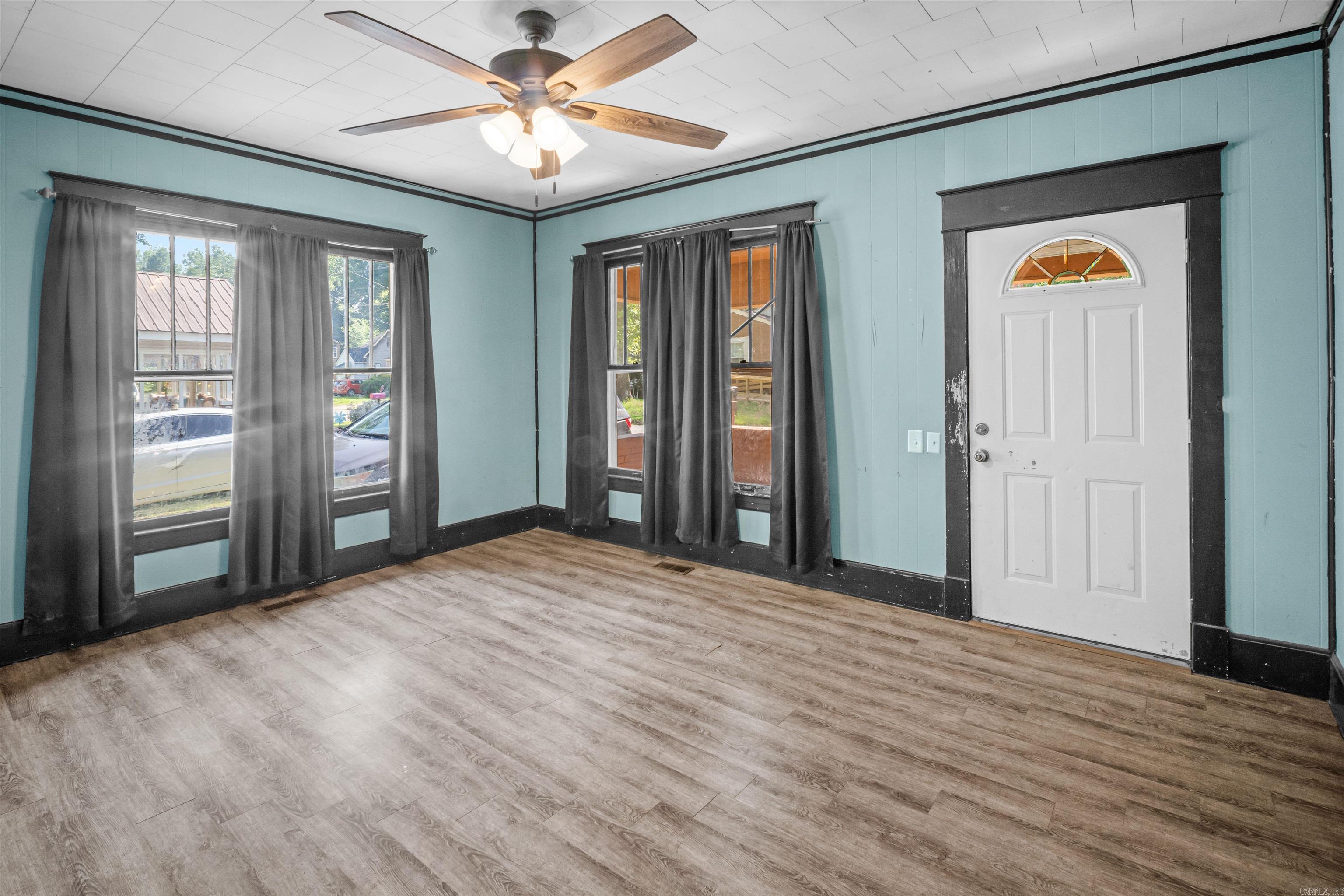 CLIFTONS ADDN - Residential