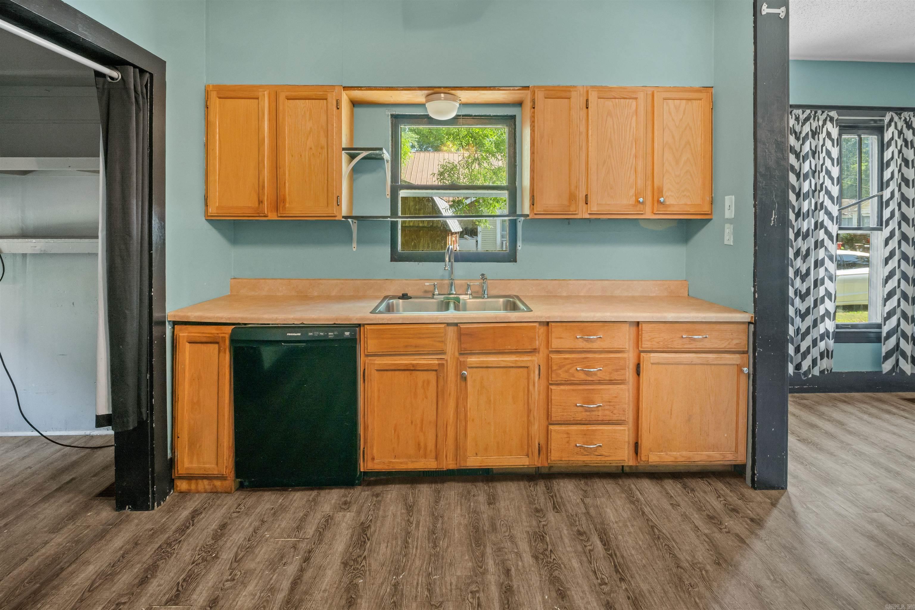 CLIFTONS ADDN - Residential