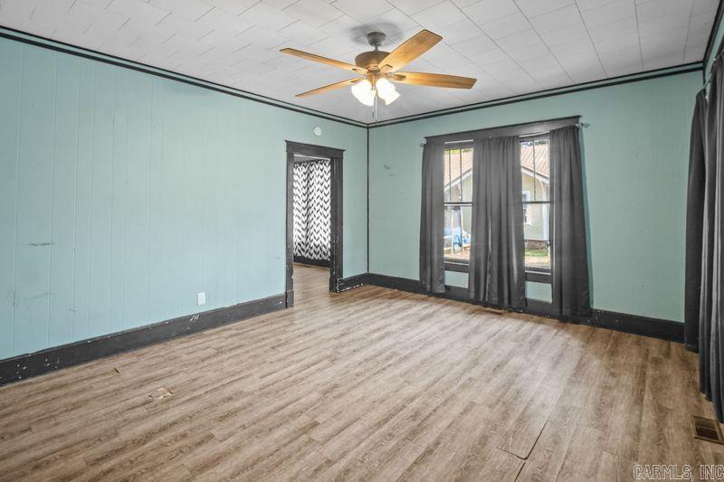 CLIFTONS ADDN - Residential