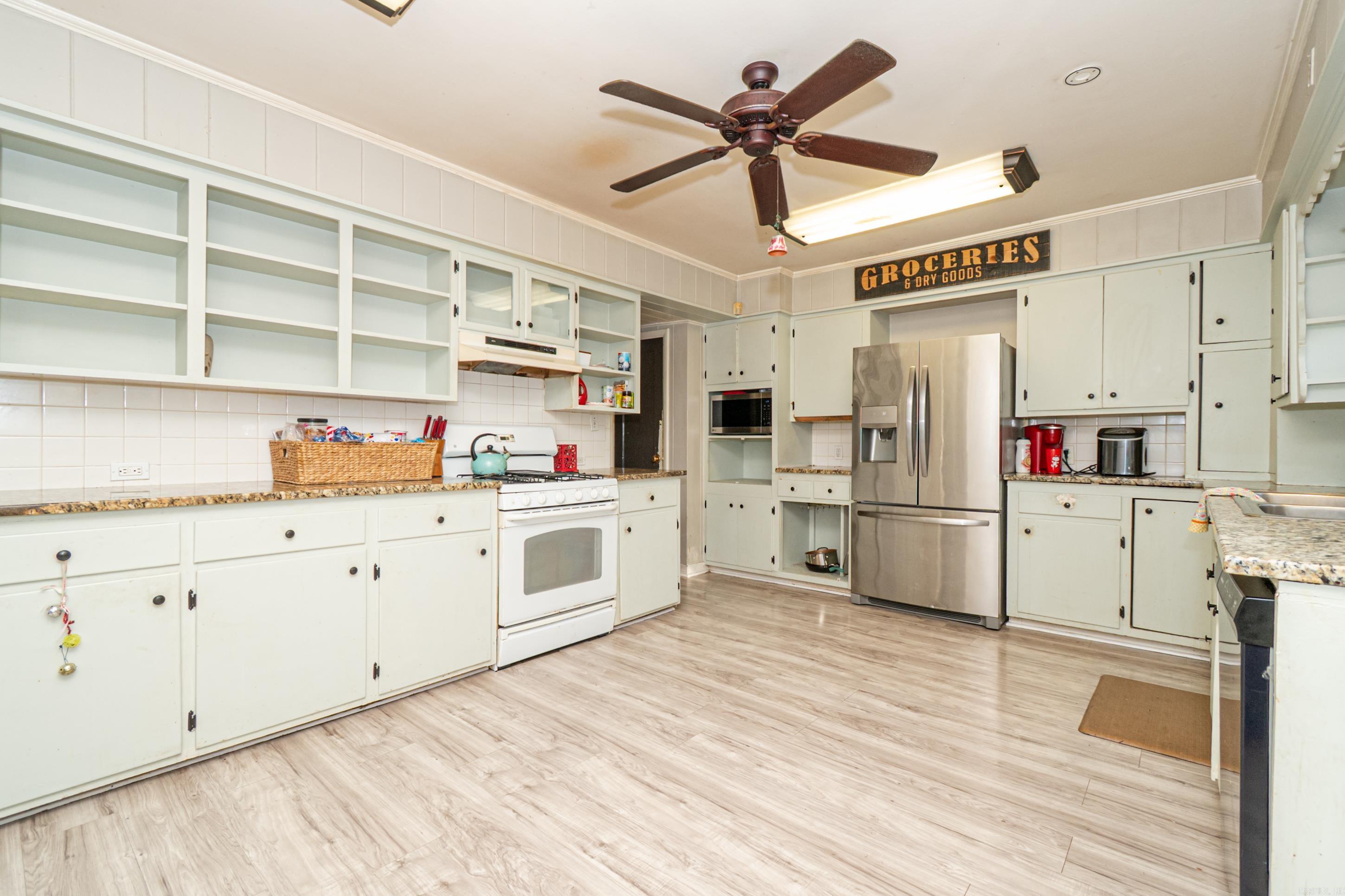 WEST WOODS - Residential