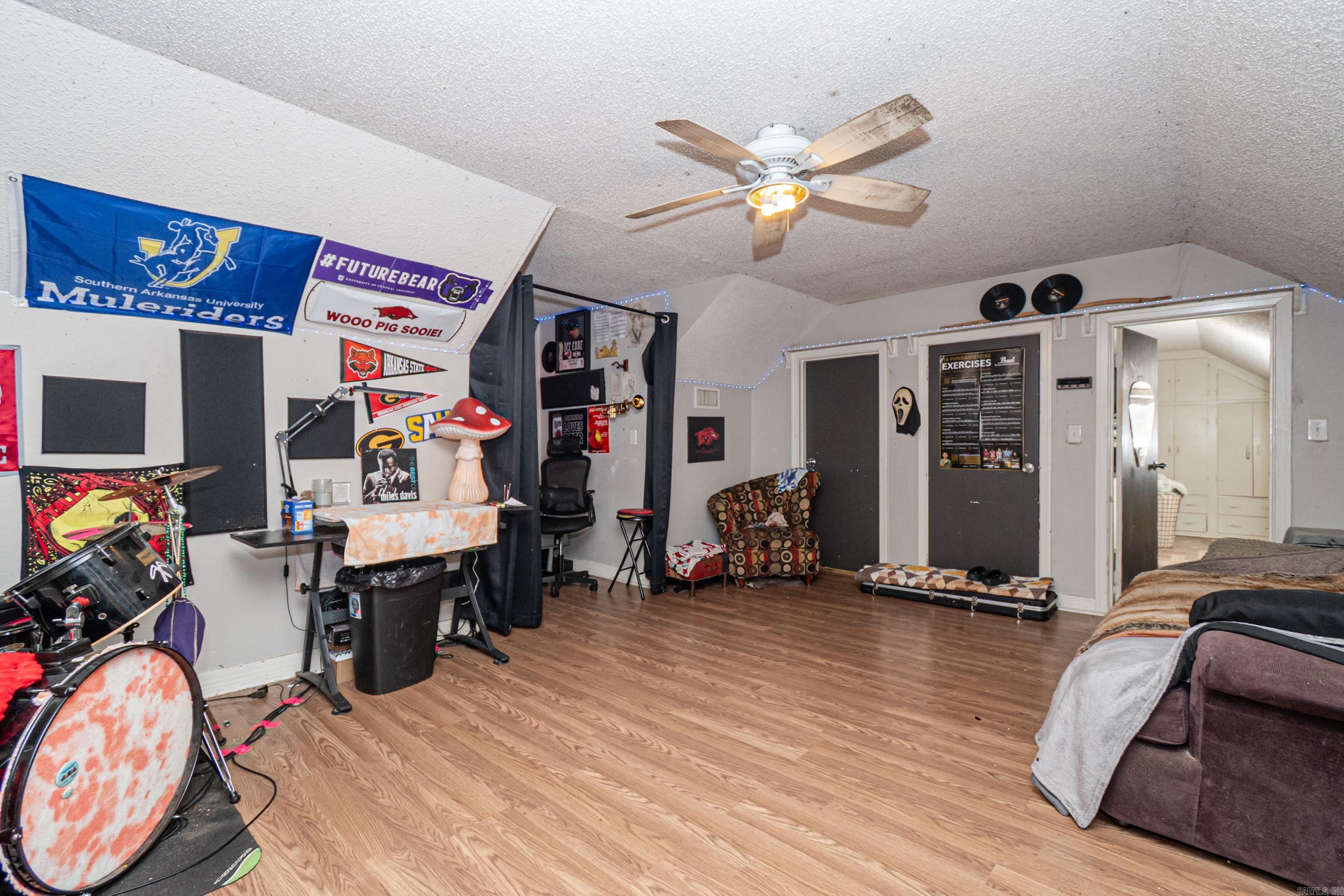 WEST WOODS - Residential