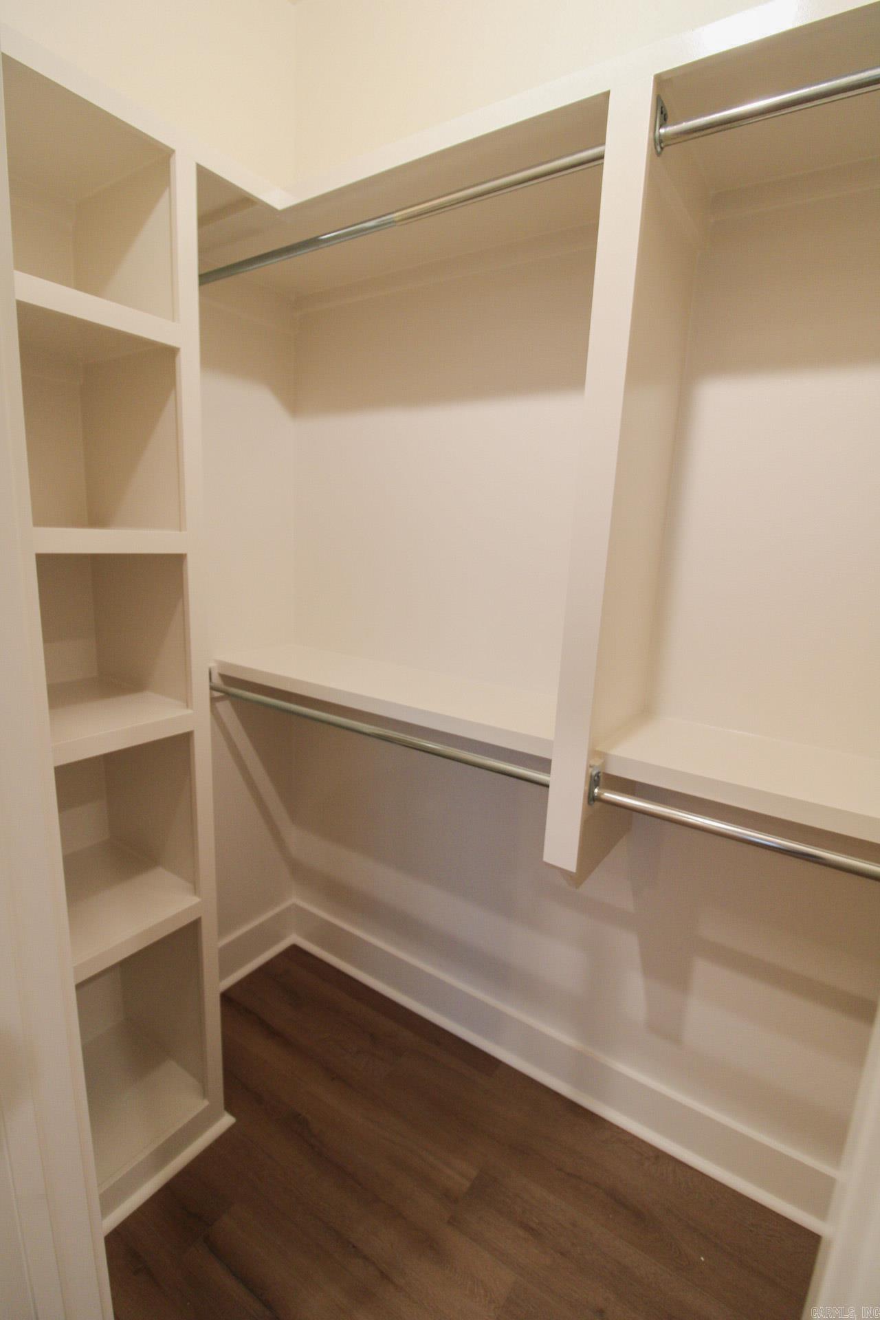 ROBYNMAR - Residential