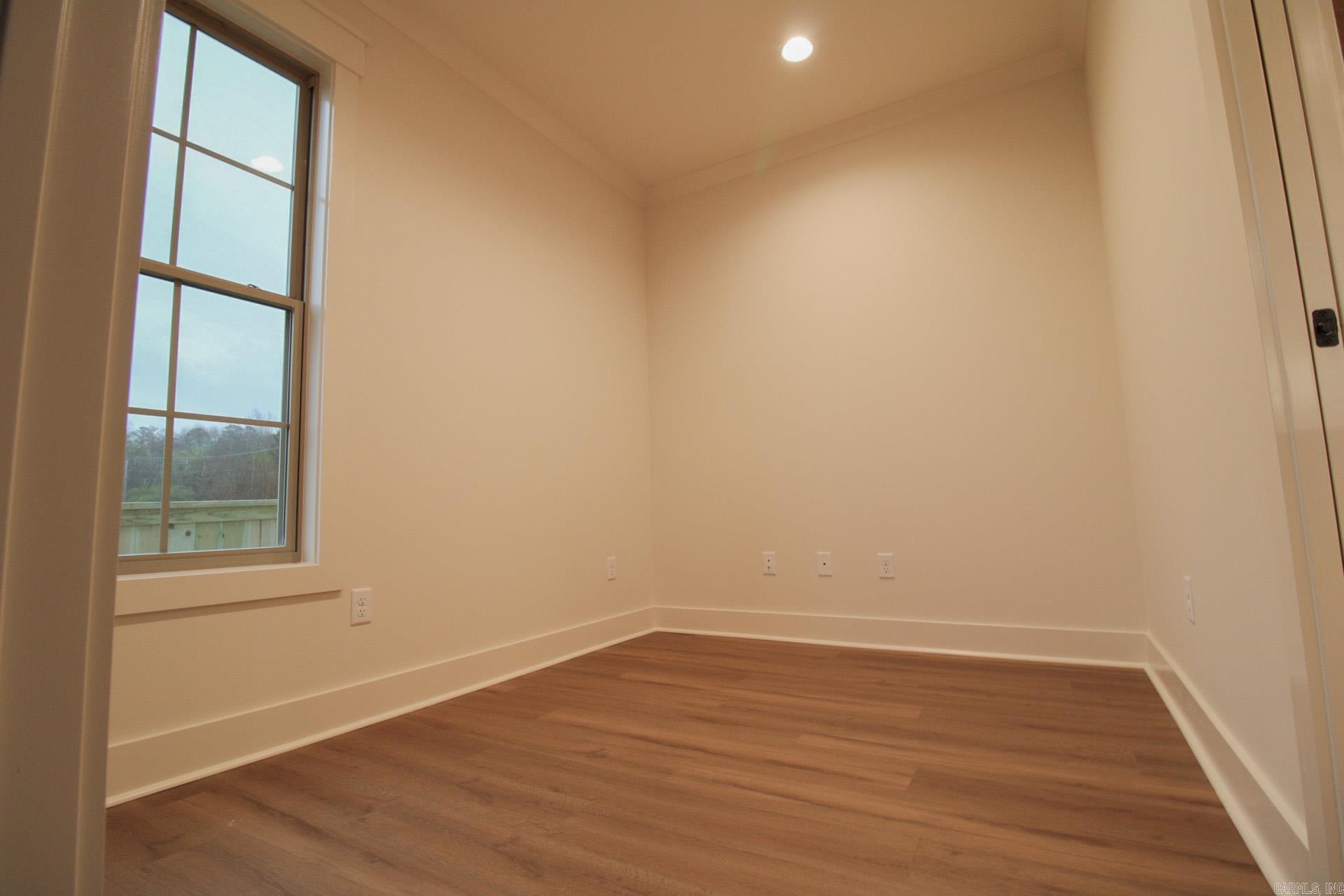 ROBYNMAR - Residential