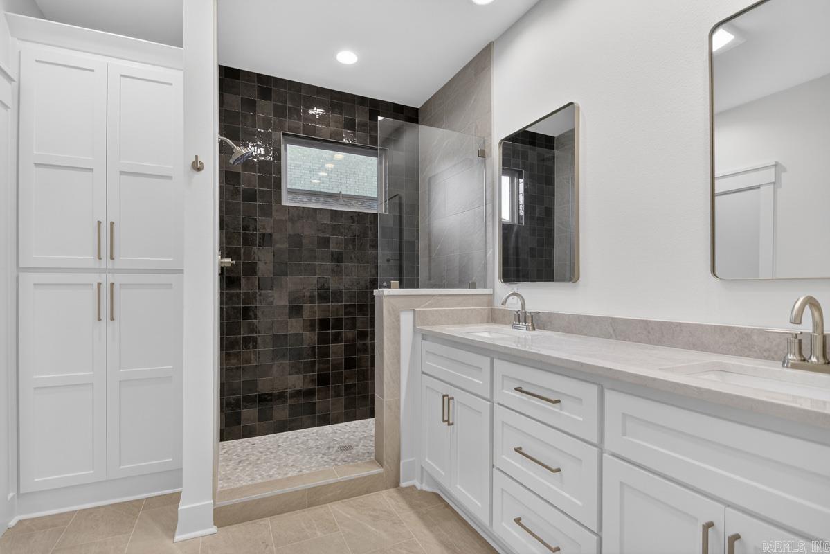 ROBYNMAR - Residential