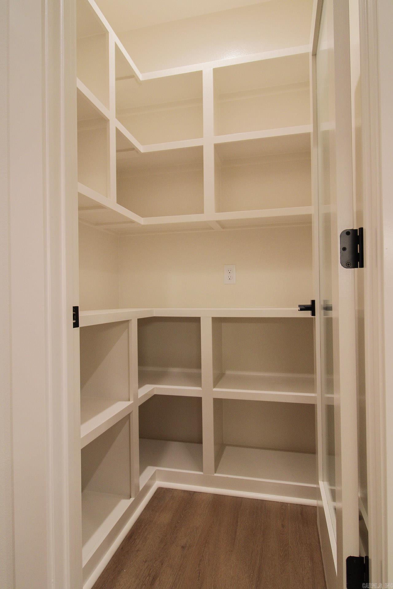 ROBYNMAR - Residential