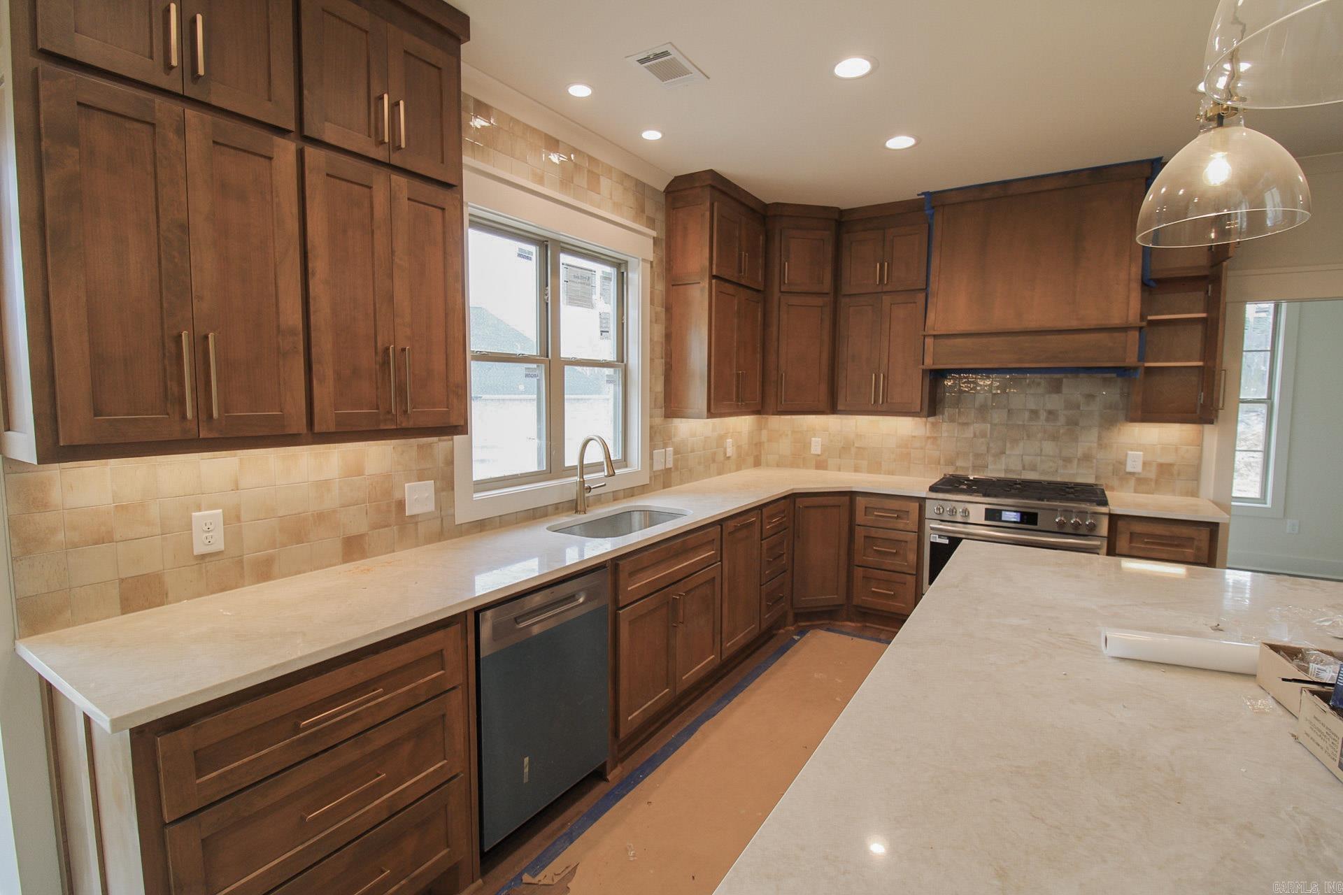 ROBYNMAR - Residential