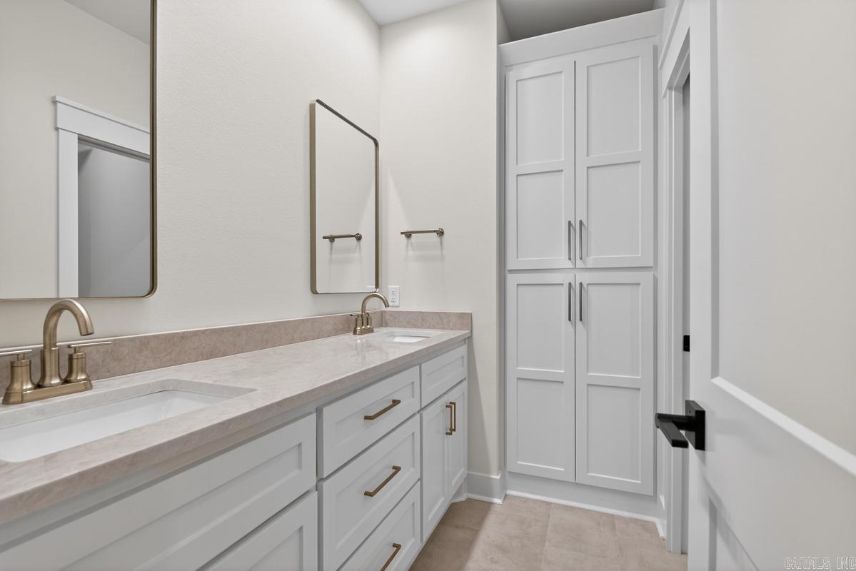 ROBYNMAR - Residential