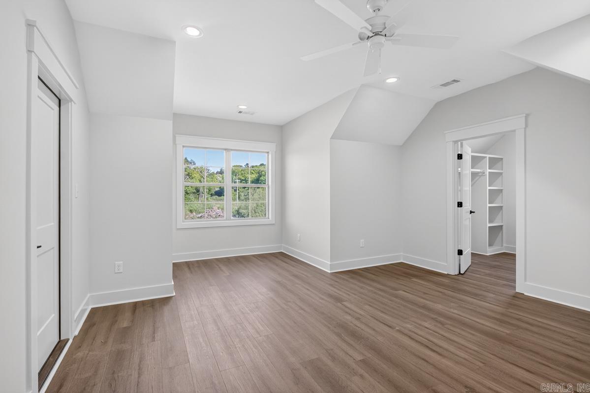 ROBYNMAR - Residential