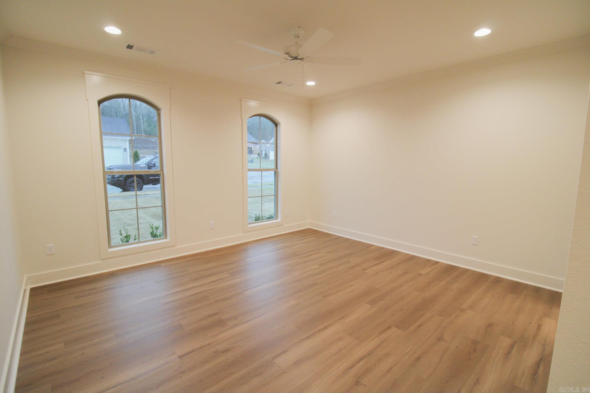 ROBYNMAR - Residential