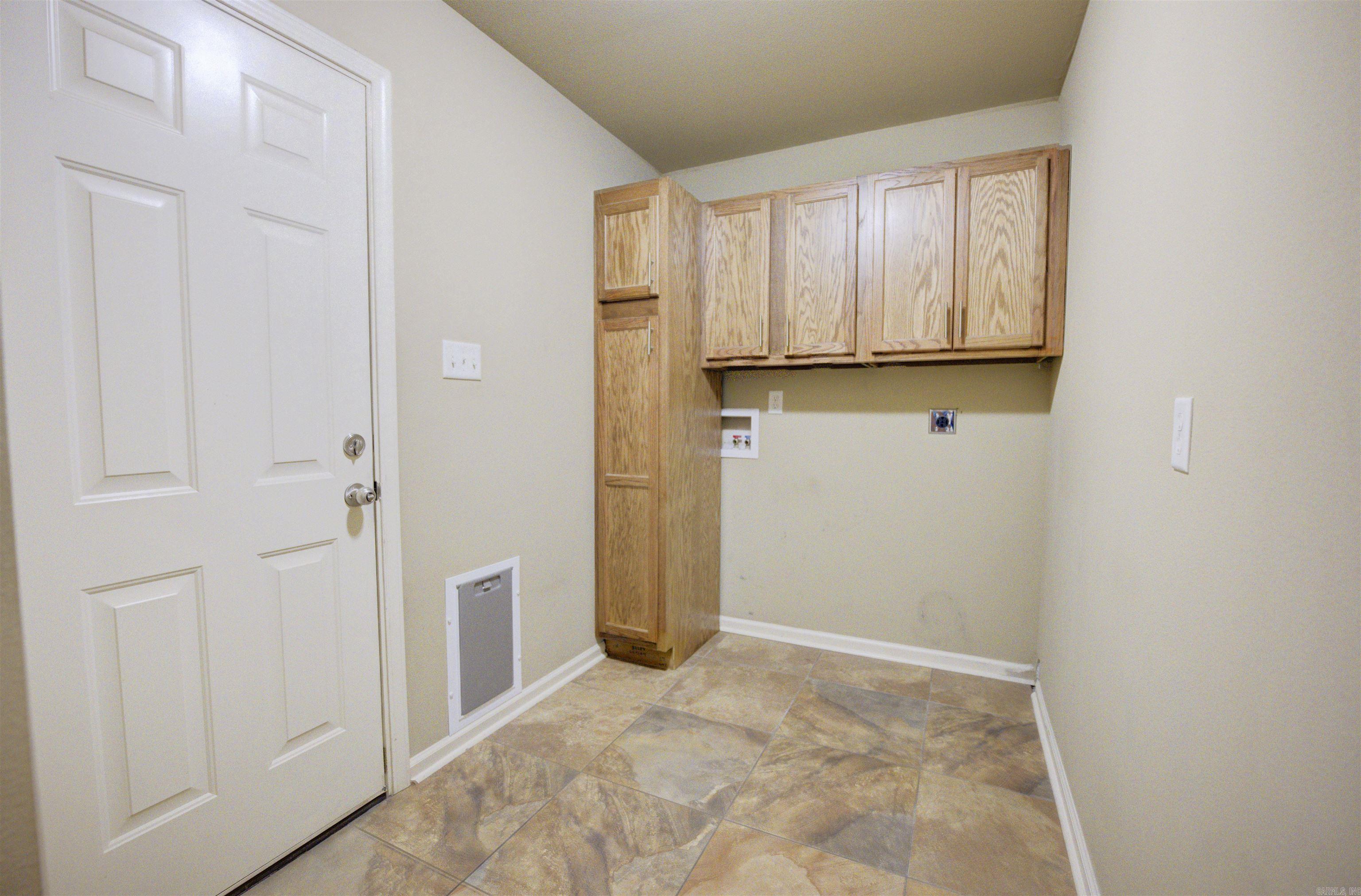 CRYSTAL LAKE - Residential