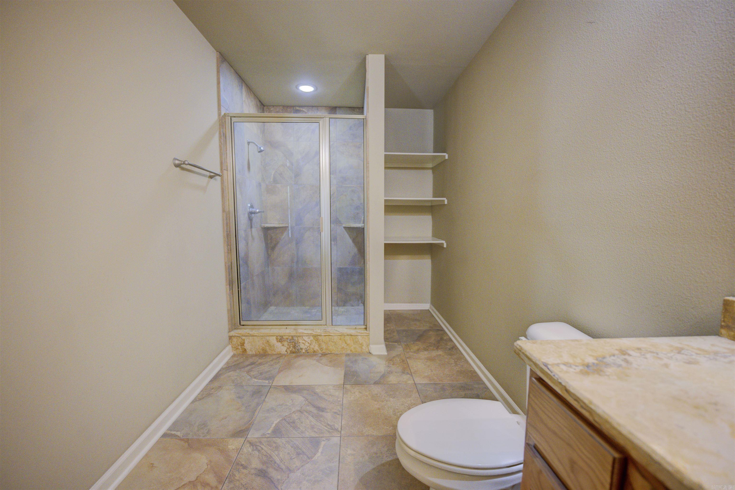 CRYSTAL LAKE - Residential