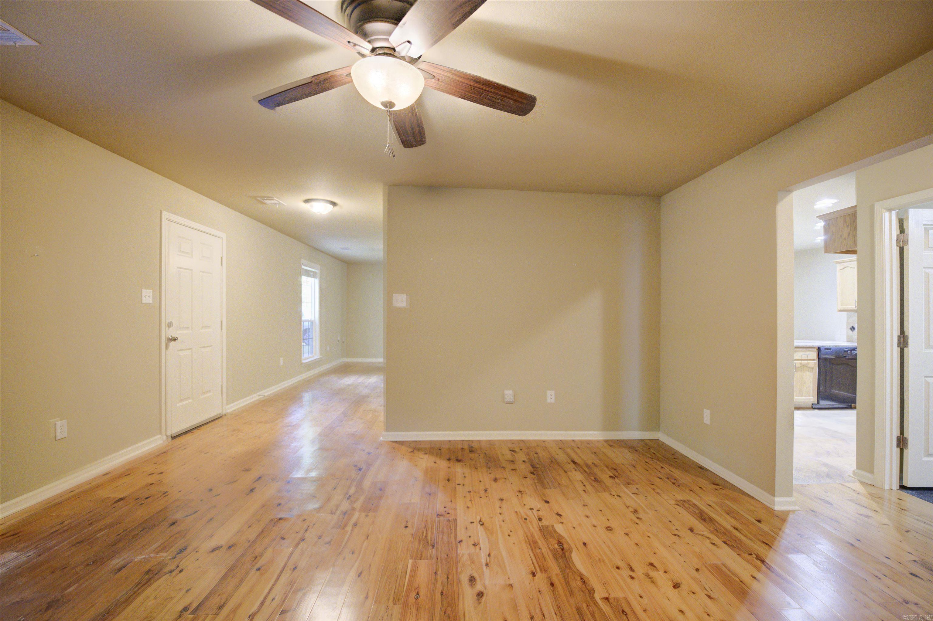 CRYSTAL LAKE - Residential