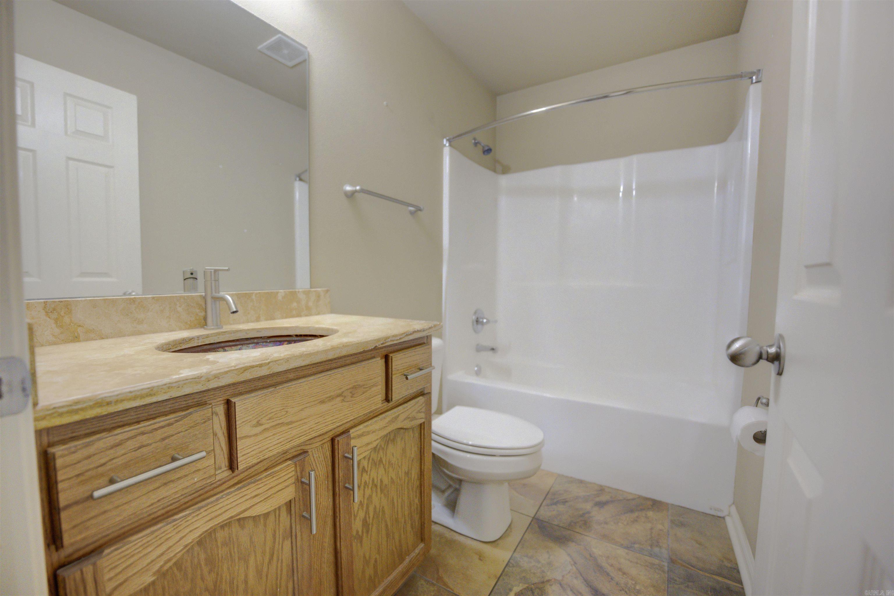 CRYSTAL LAKE - Residential