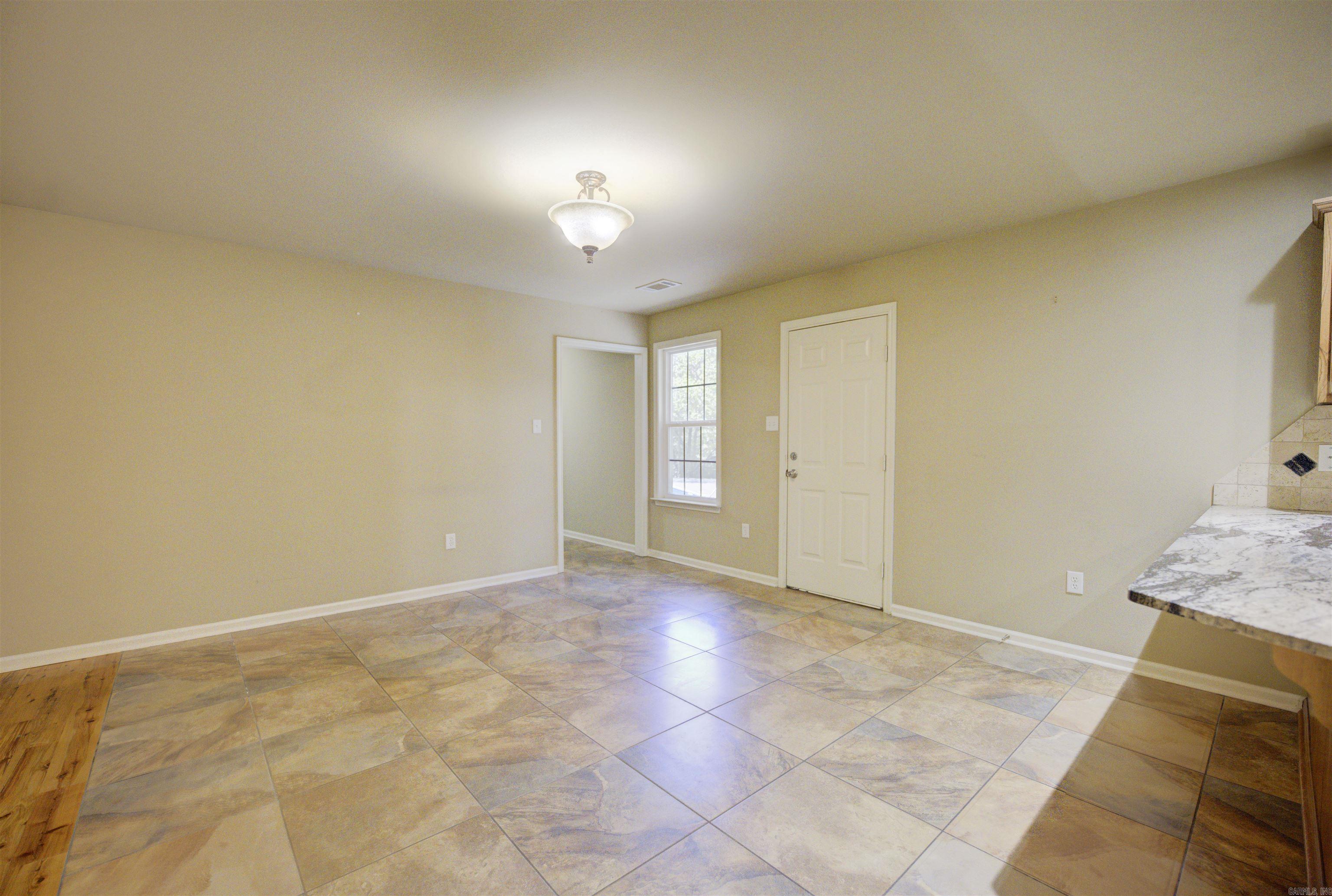 CRYSTAL LAKE - Residential