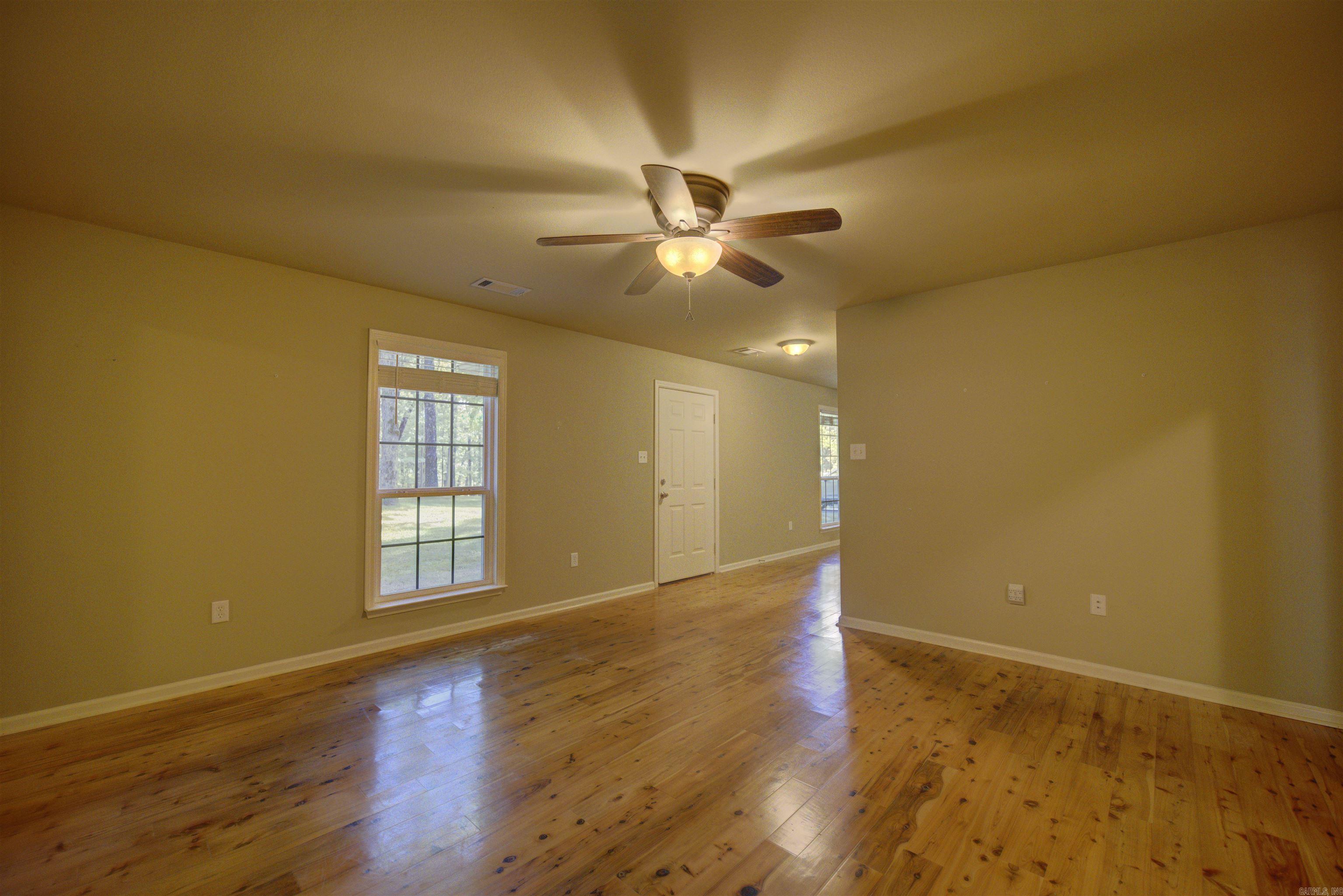 CRYSTAL LAKE - Residential