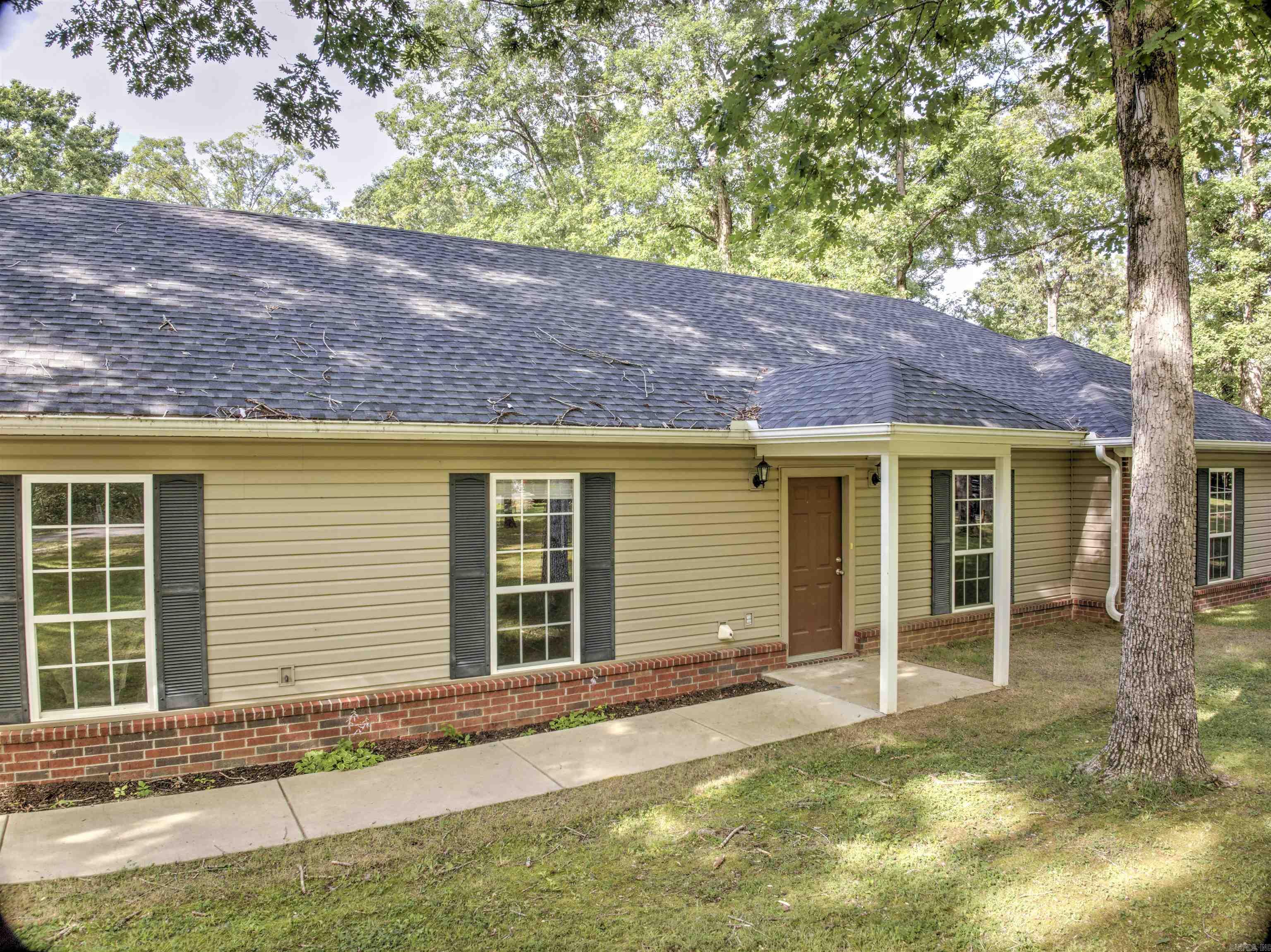 CRYSTAL LAKE - Residential