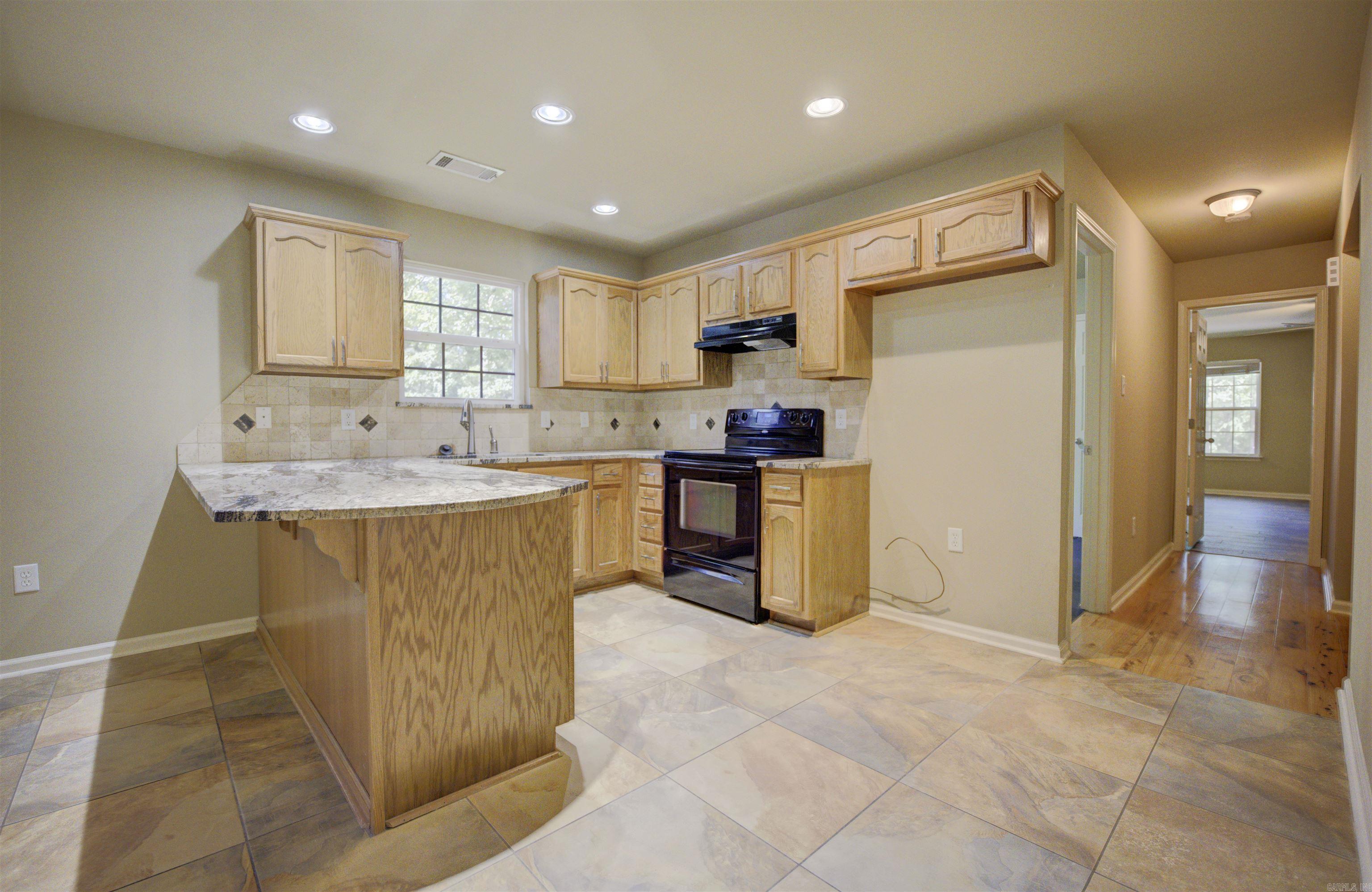 CRYSTAL LAKE - Residential