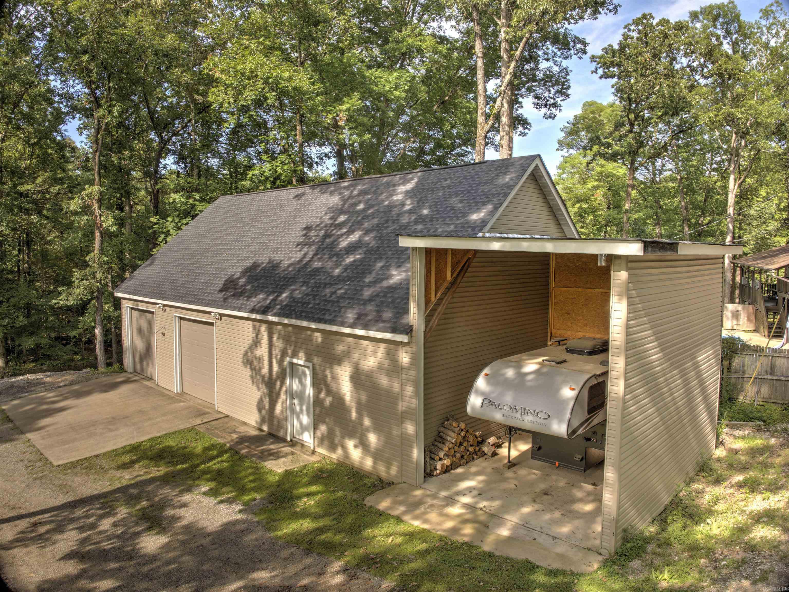 CRYSTAL LAKE - Residential