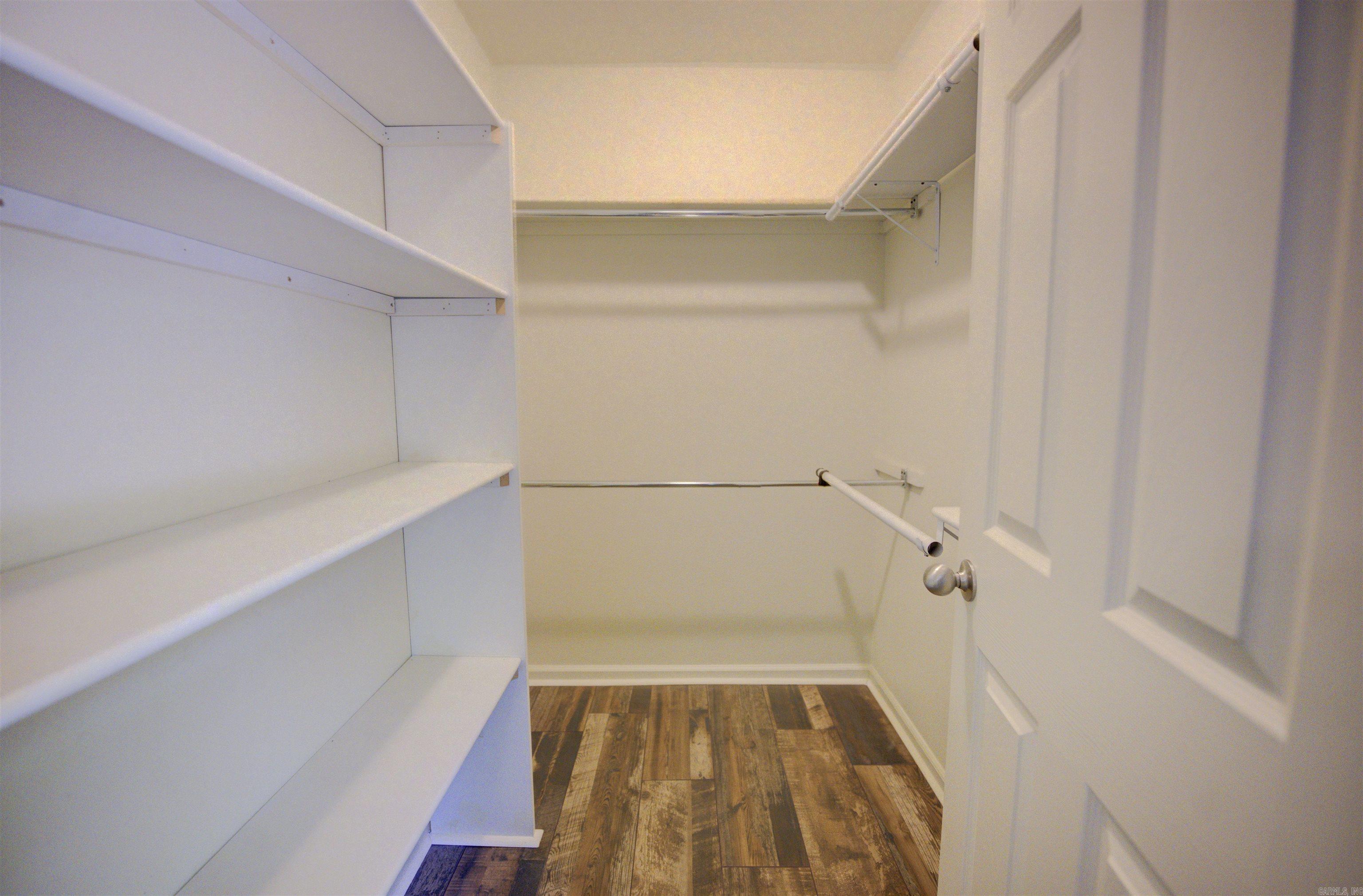 CRYSTAL LAKE - Residential